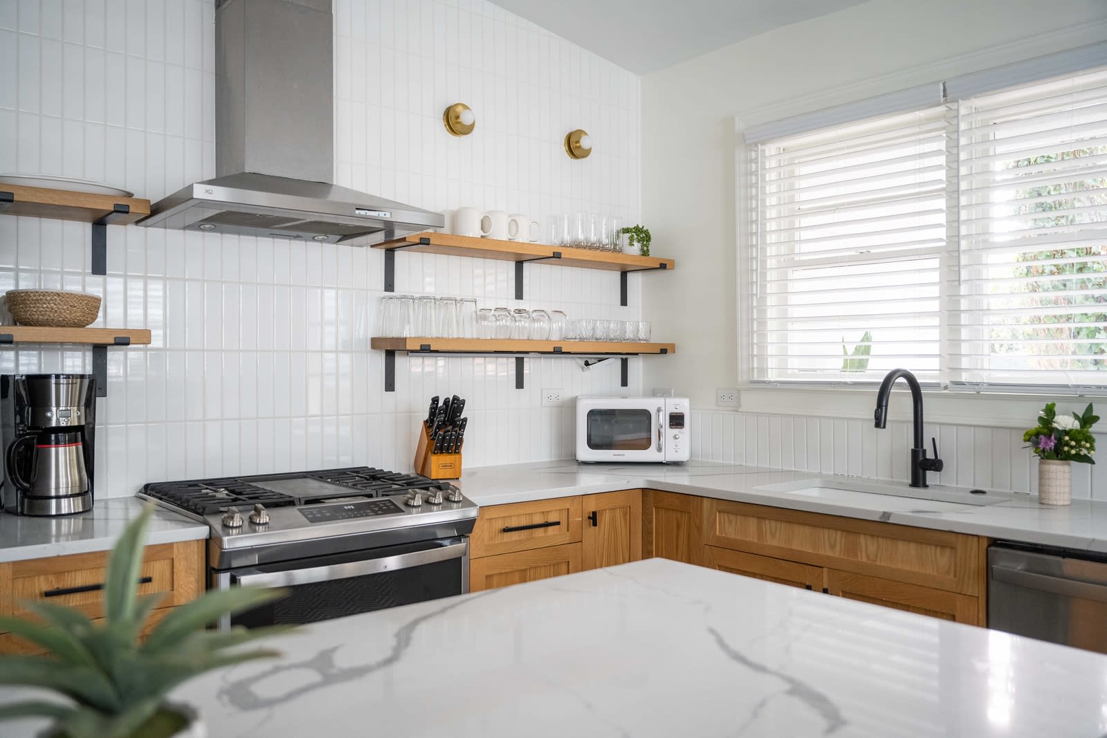 Fully equipped kitchen with everything you need to cook a meal!