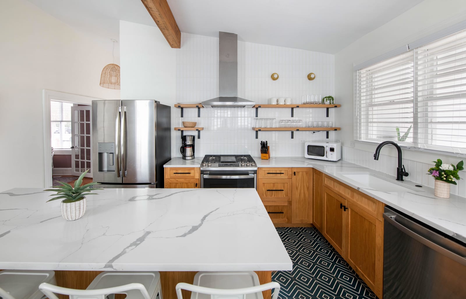 Fully equipped kitchen with everything you need to cook a meal!