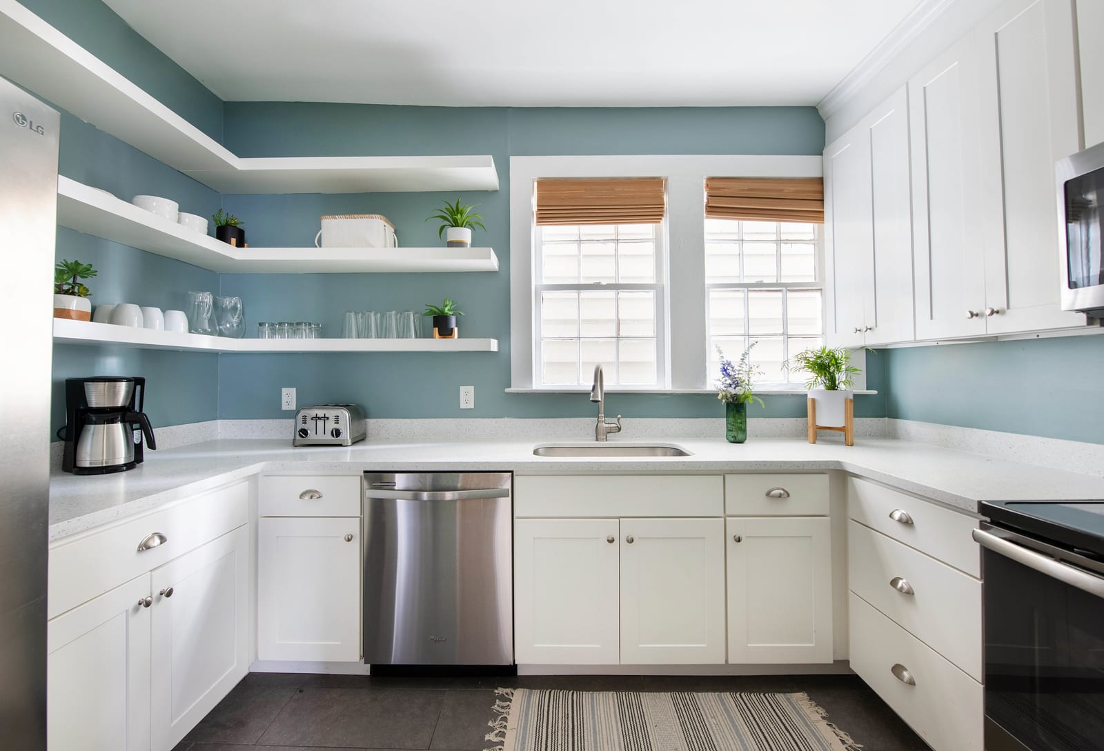 Fully equipped kitchen with everything you need to cook a meal