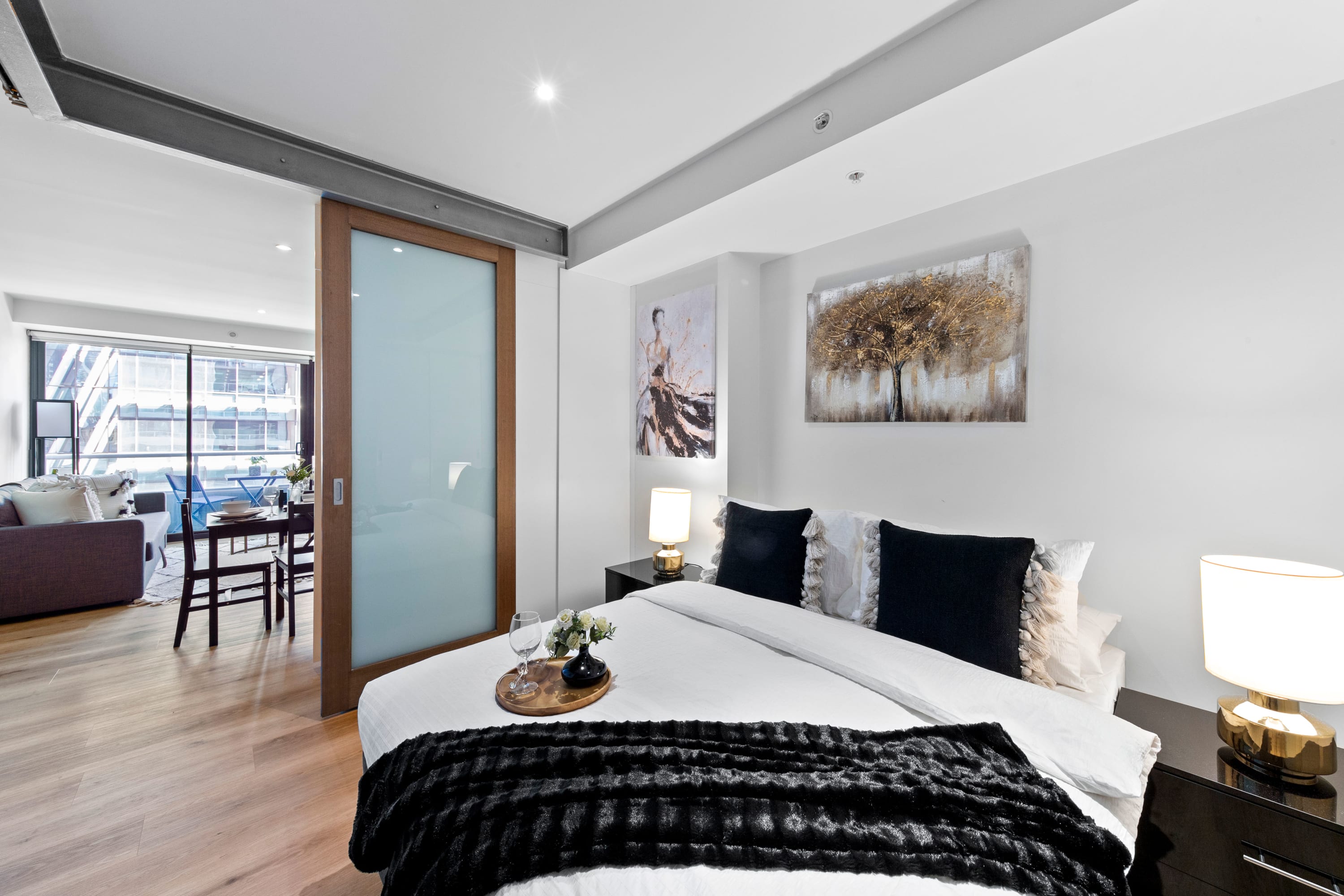 Amazing & Cozy Apt Right Next to Southern Cross — Melbourne, Victoria — vacation rental