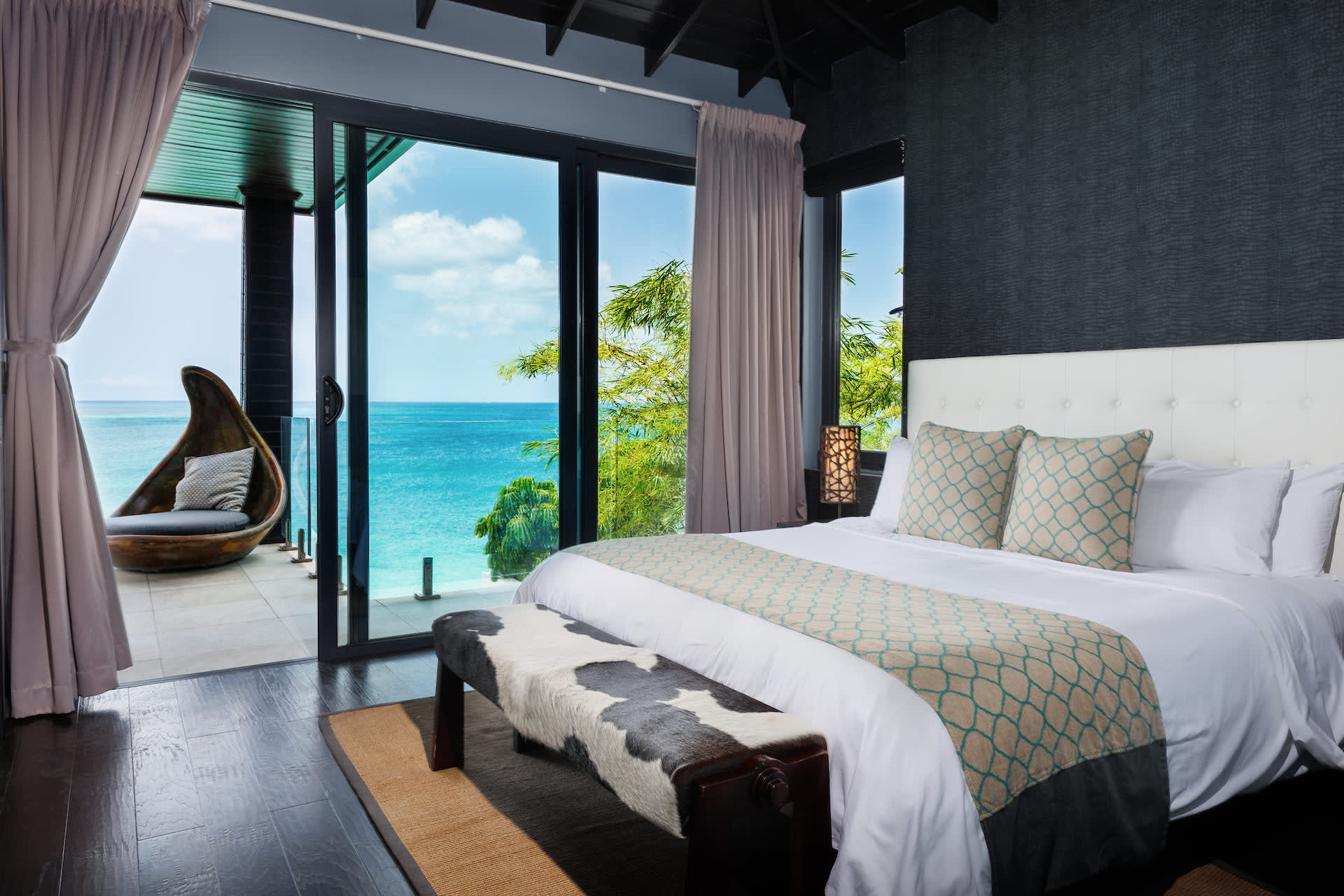 Stunning 4-Bedroom Villa with Gym and Caribbean Sea Views 6