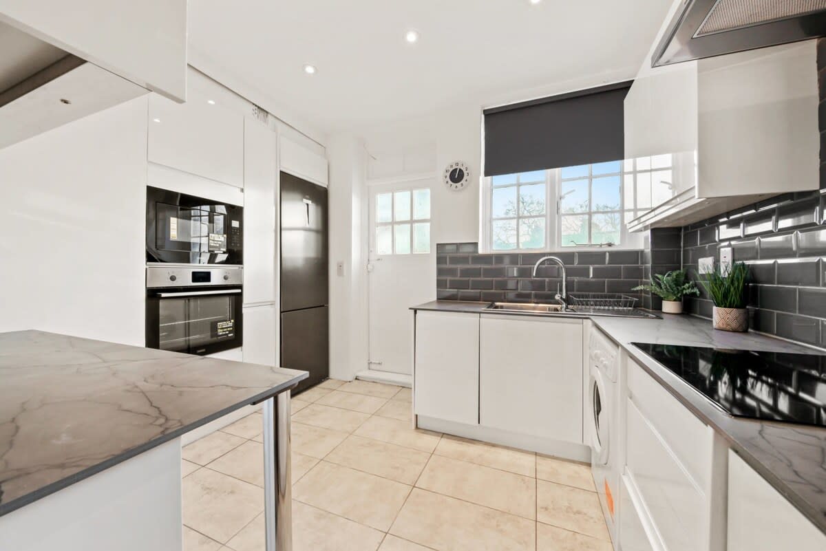 Central 2B Apartment Next to Hyde Park in Edgware Road 39 W2 2JE - Property image 6 - VivreStays