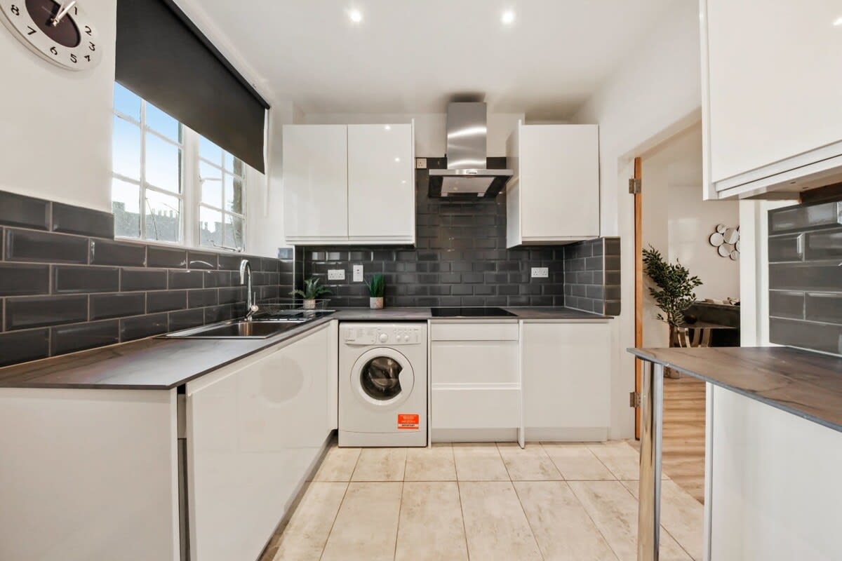 Central 2B Apartment Next to Hyde Park in Edgware Road 39 W2 2JE - Property image 7 - VivreStays