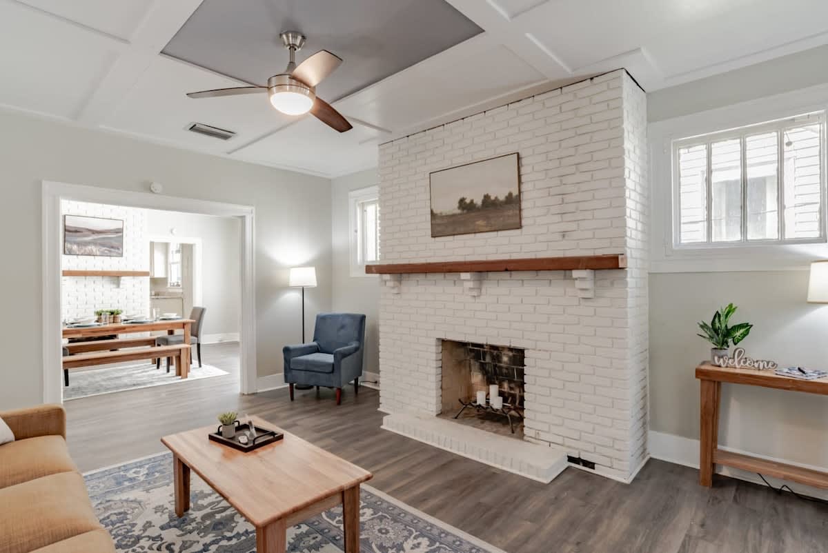 Huge Deck & Pool! Near Downtown - Modern Cottage — Mobile, AL — vacation rental