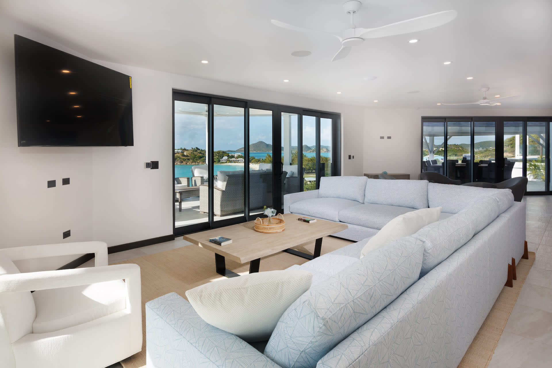 Oceanfront 4-Bedroom Villa with Panoramic Caribbean Views 5