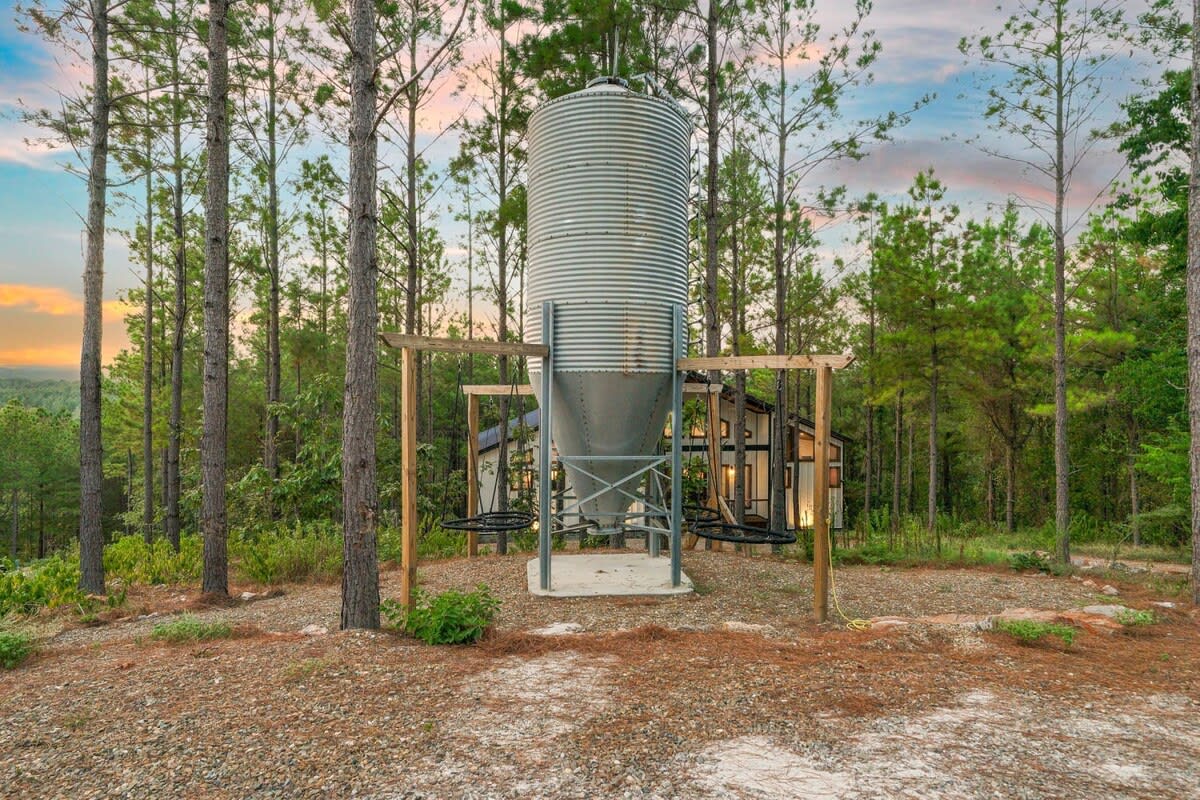 New! The Silo! Hot Tub, Sauna, Game Room, Swings!