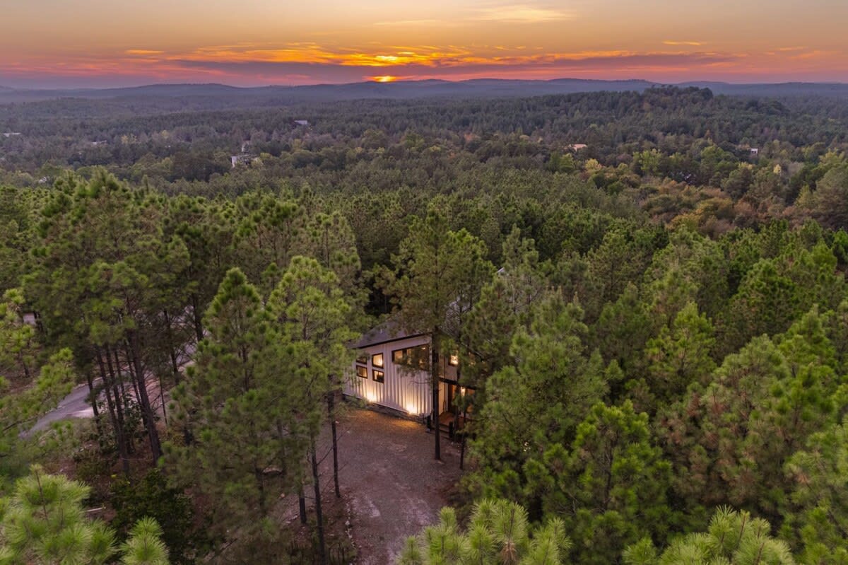 New! The Silo! Hot Tub, Sauna, Game Room, Swings!