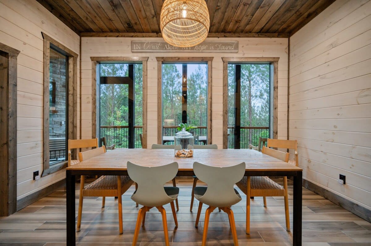 New! The Silo! Hot Tub, Sauna, Game Room, Swings!