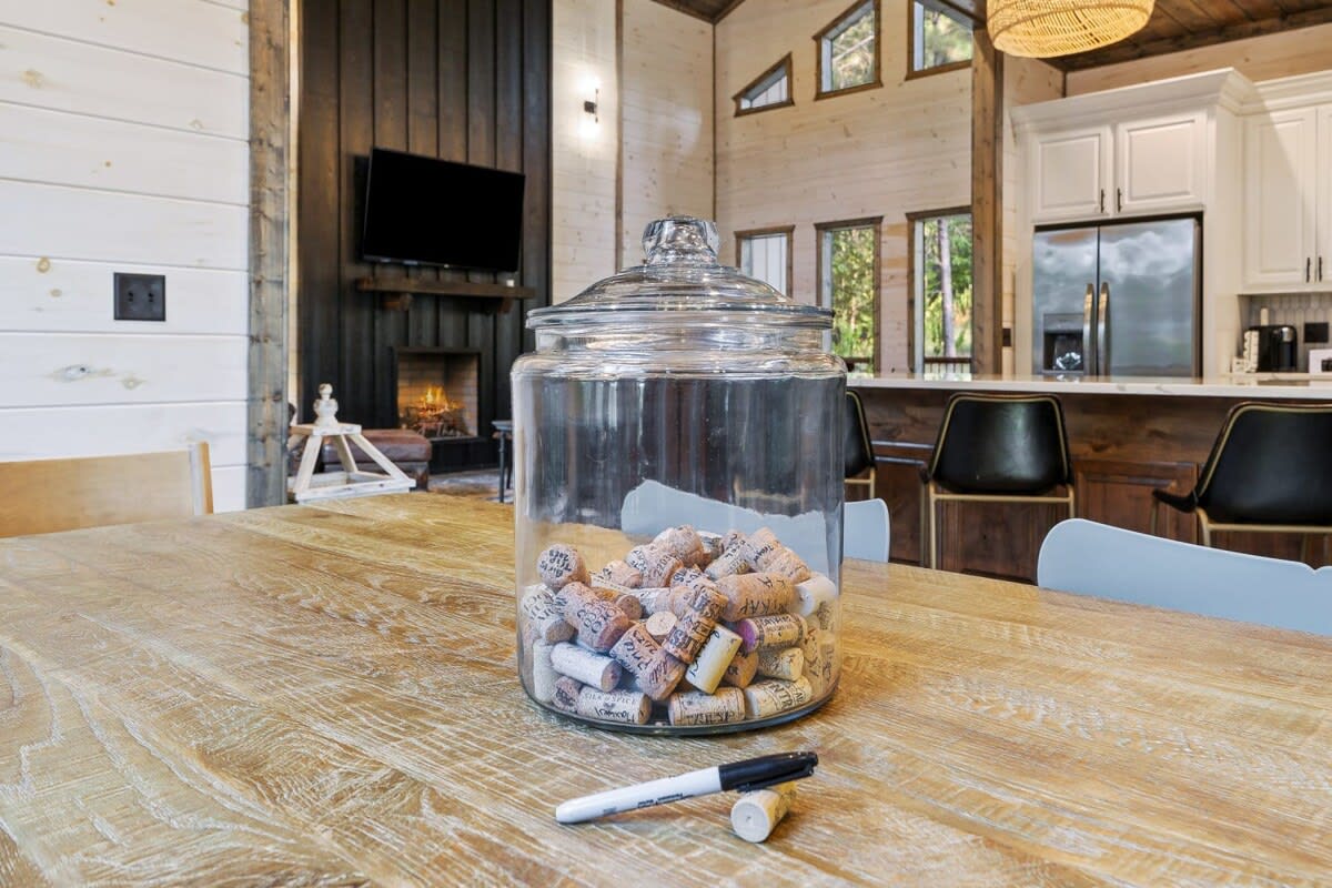 New! The Silo! Hot Tub, Sauna, Game Room, Swings!