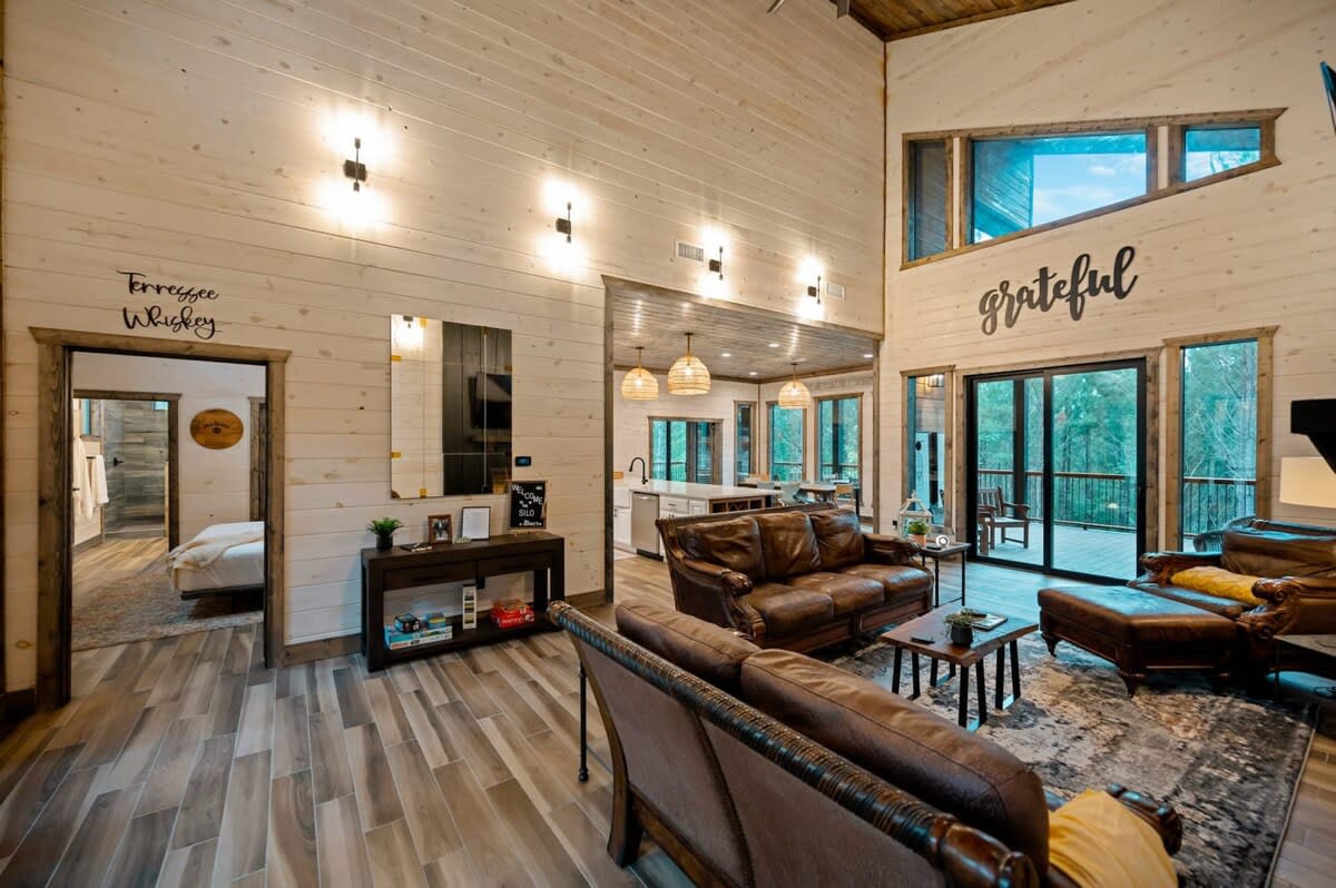 New! The Silo! Hot Tub, Sauna, Game Room, Swings!