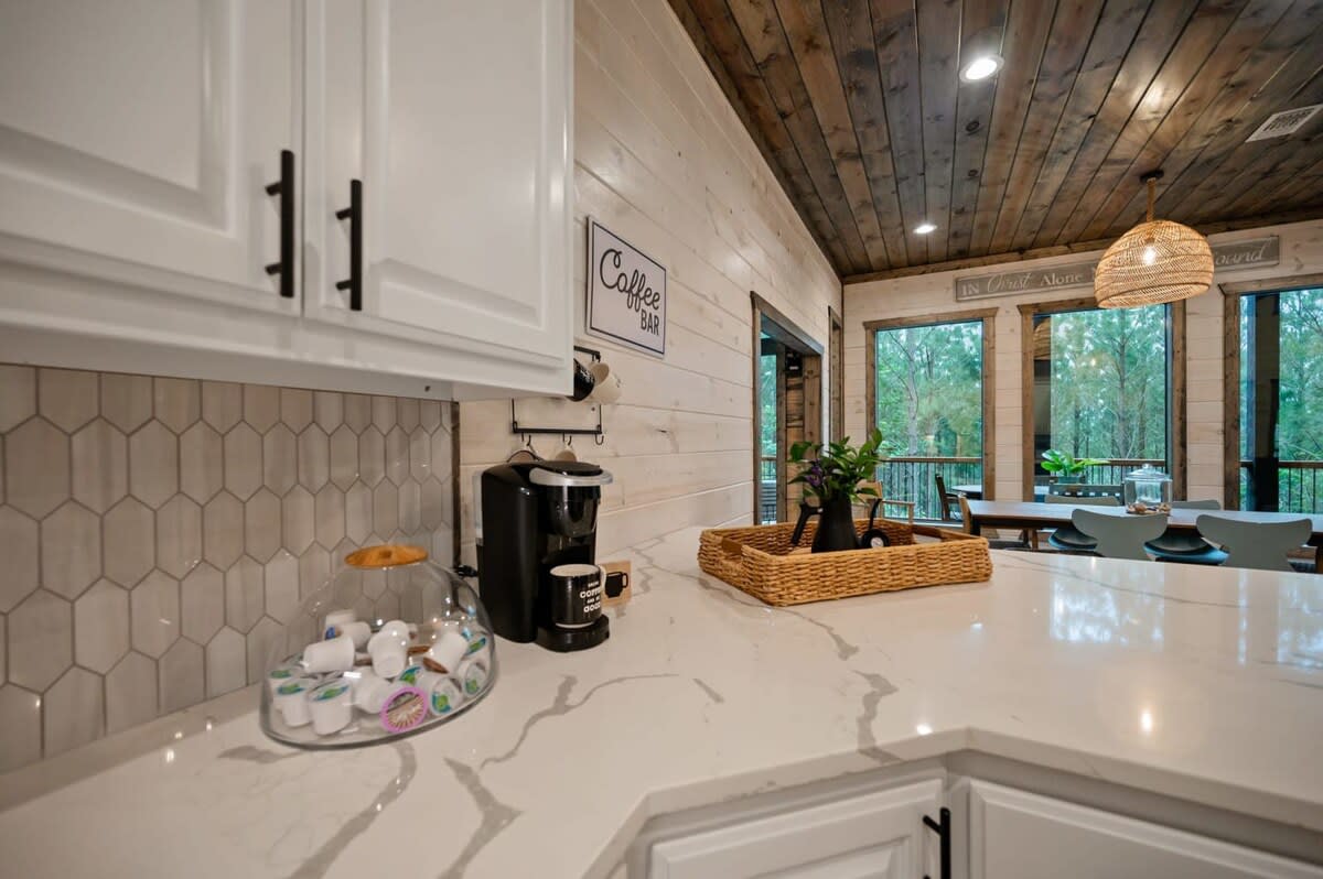 New! The Silo! Hot Tub, Sauna, Game Room, Swings!