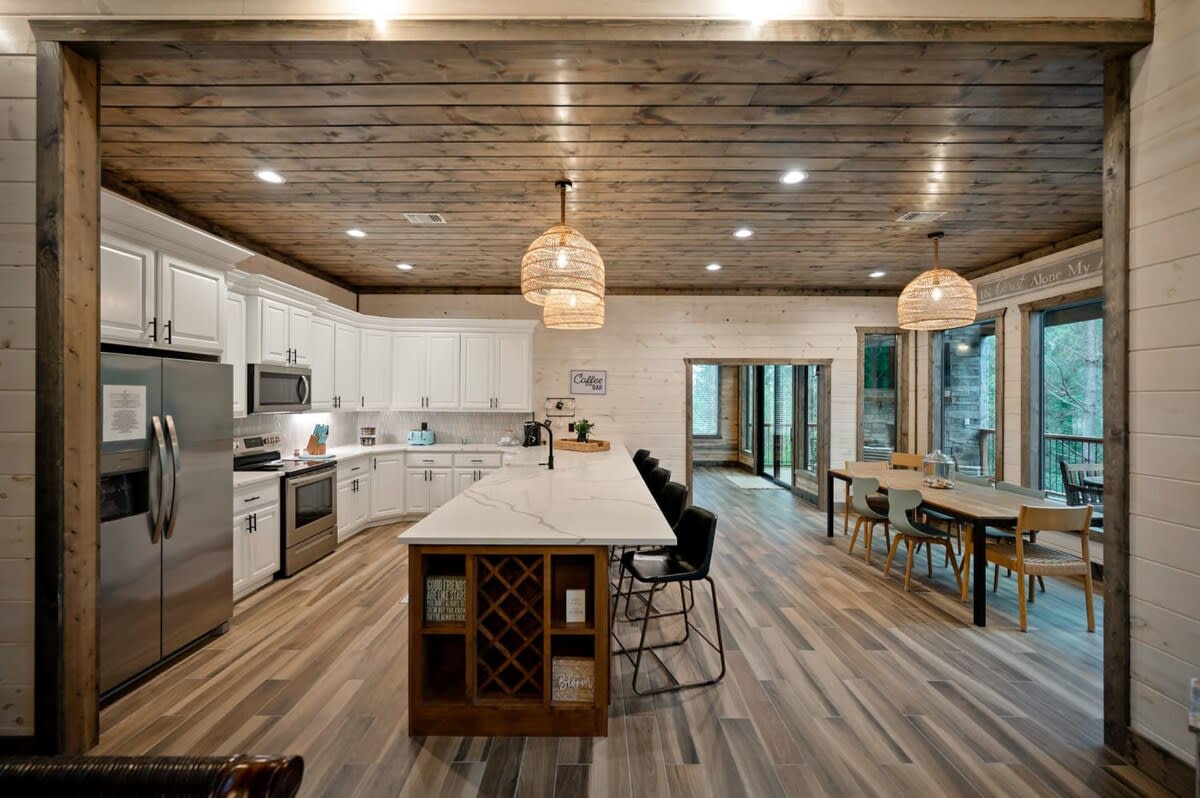 New! The Silo! Hot Tub, Sauna, Game Room, Swings!