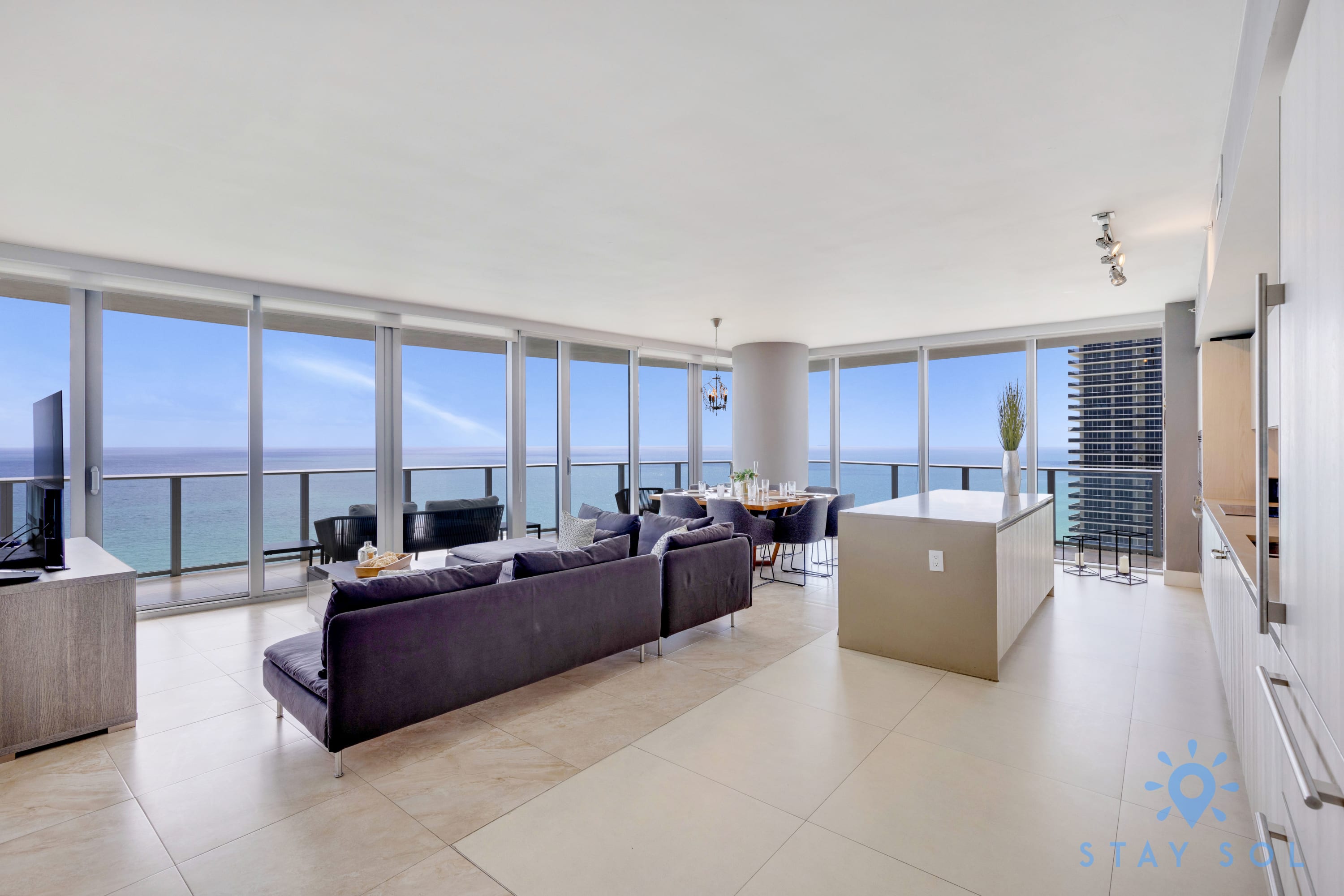 111 Apartment - Oceanfront Sky - 3BR