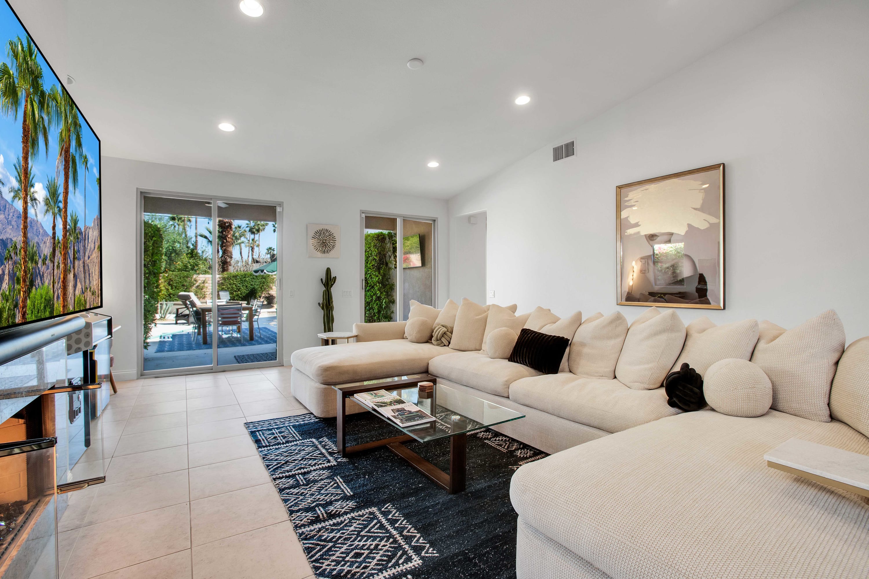 El Paseo Paradise! 3BR Desert Oasis with Pool/Spa - Photo 3