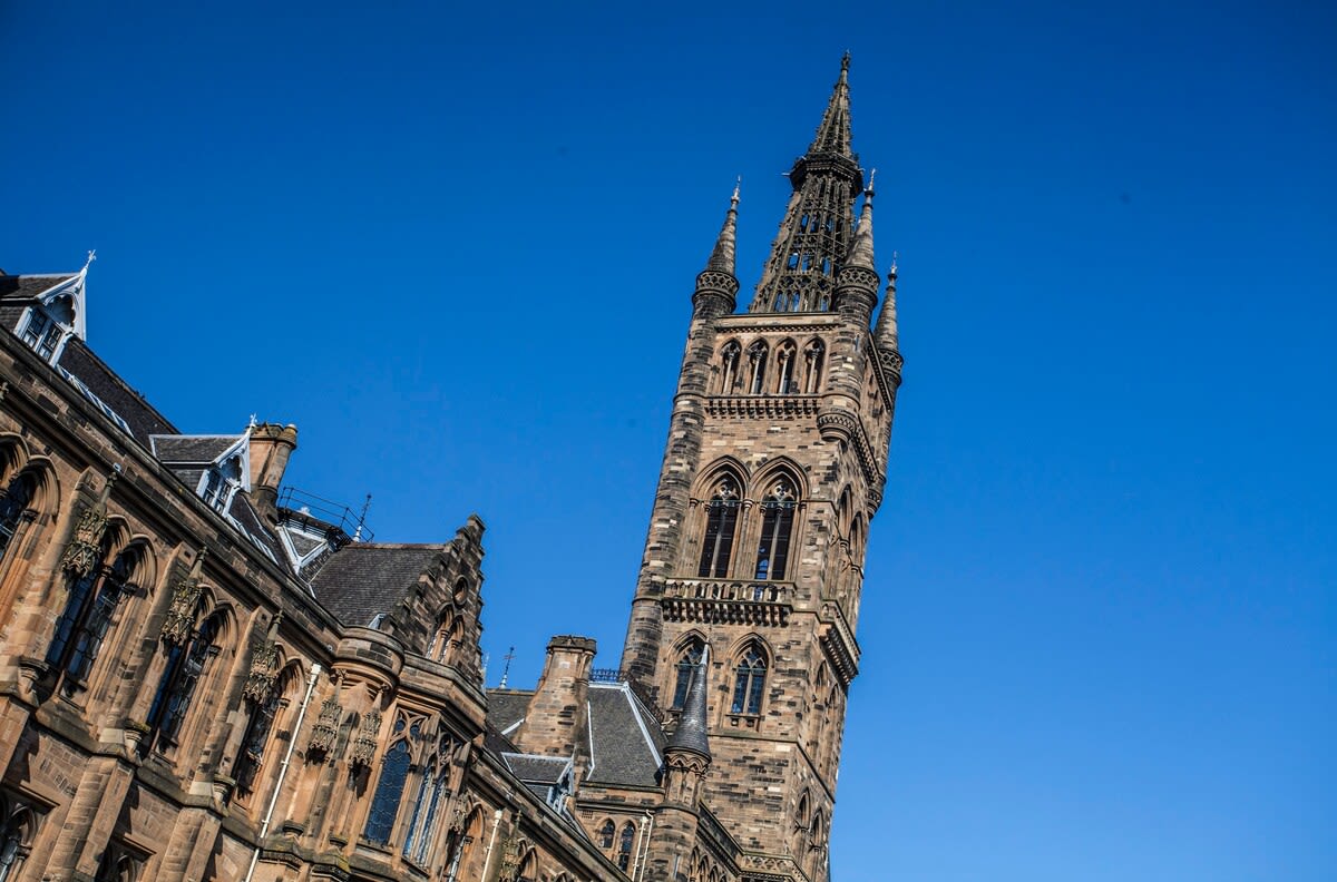 Bright and Spacious Flat in Trendy Finnieston in 964 Sauchiehall Street G3 7TH - Property image 50 - VivreStays