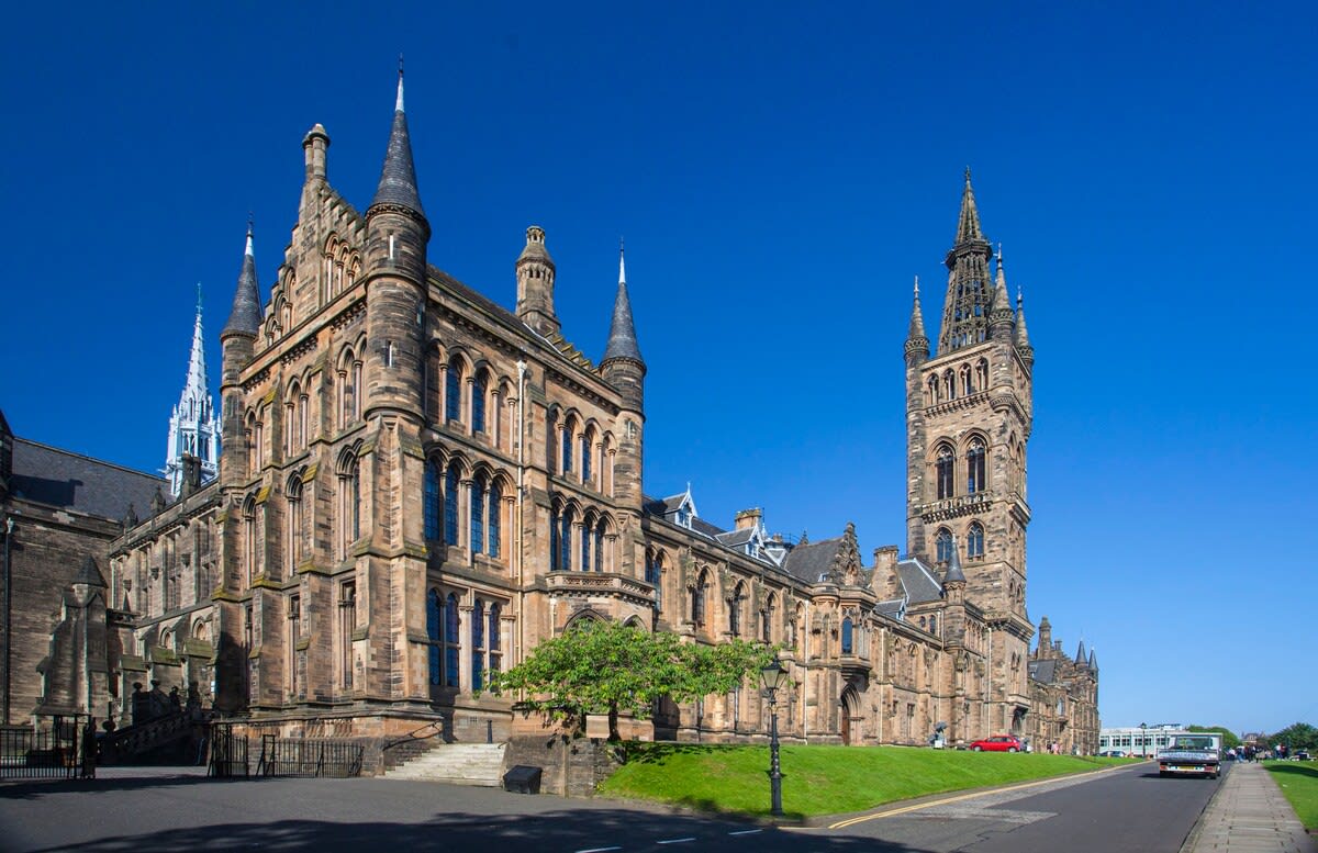 Bright and Spacious Flat in Trendy Finnieston in 964 Sauchiehall Street G3 7TH - Property image 51 - VivreStays