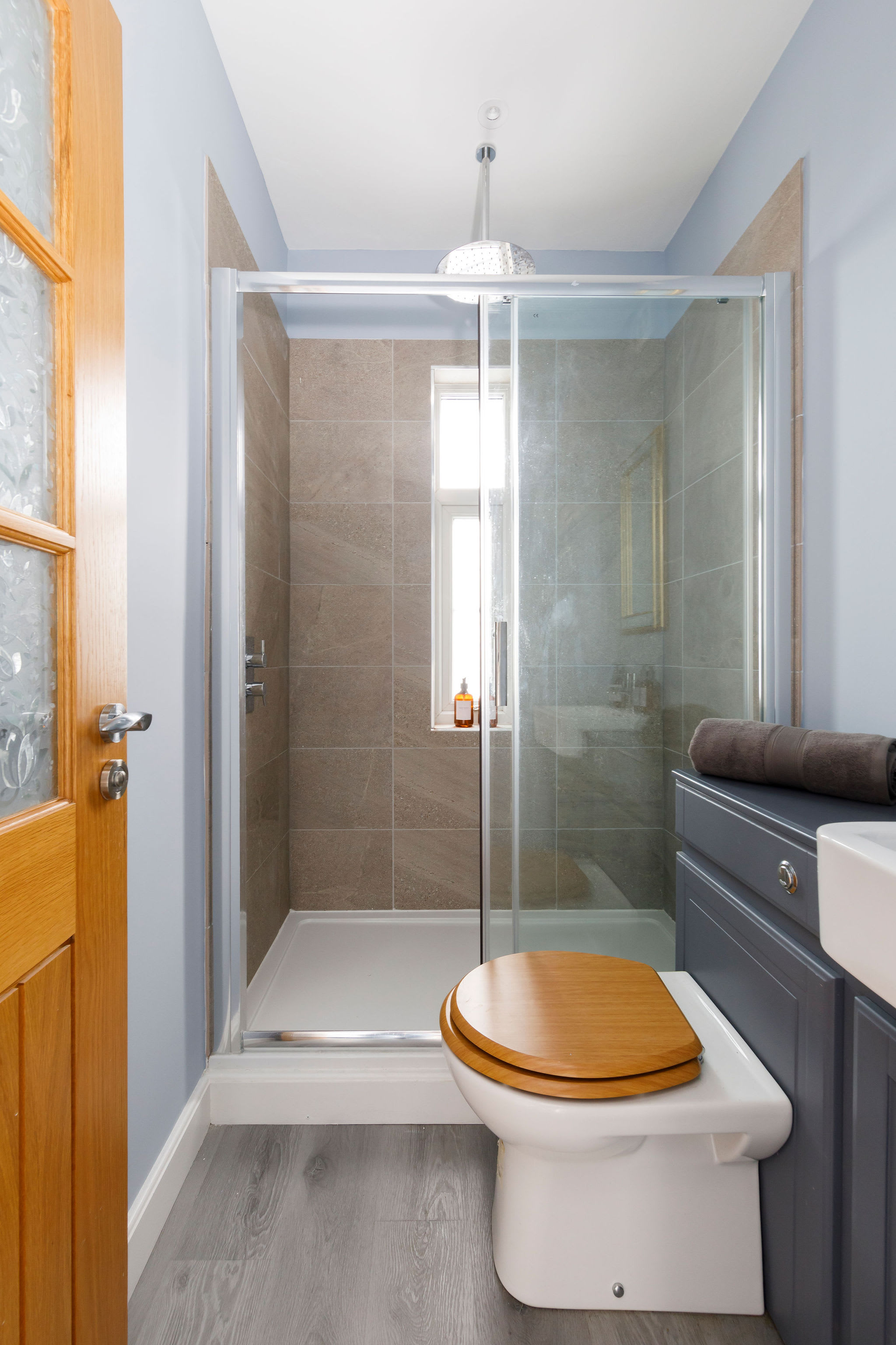 Refresh & Recharge: Elegance Meets Comfort