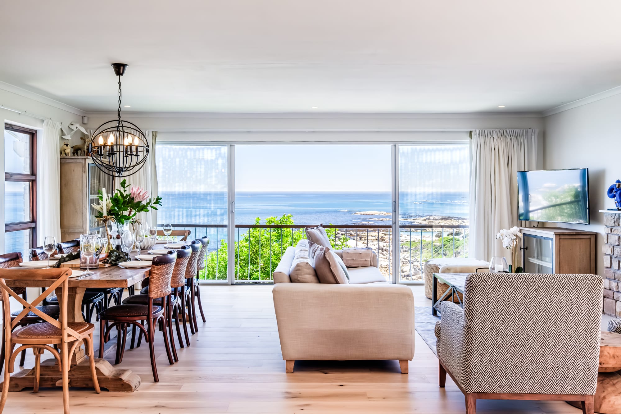 Luxurious Camps Bay Retreat w Sea Views Rock Residence 8