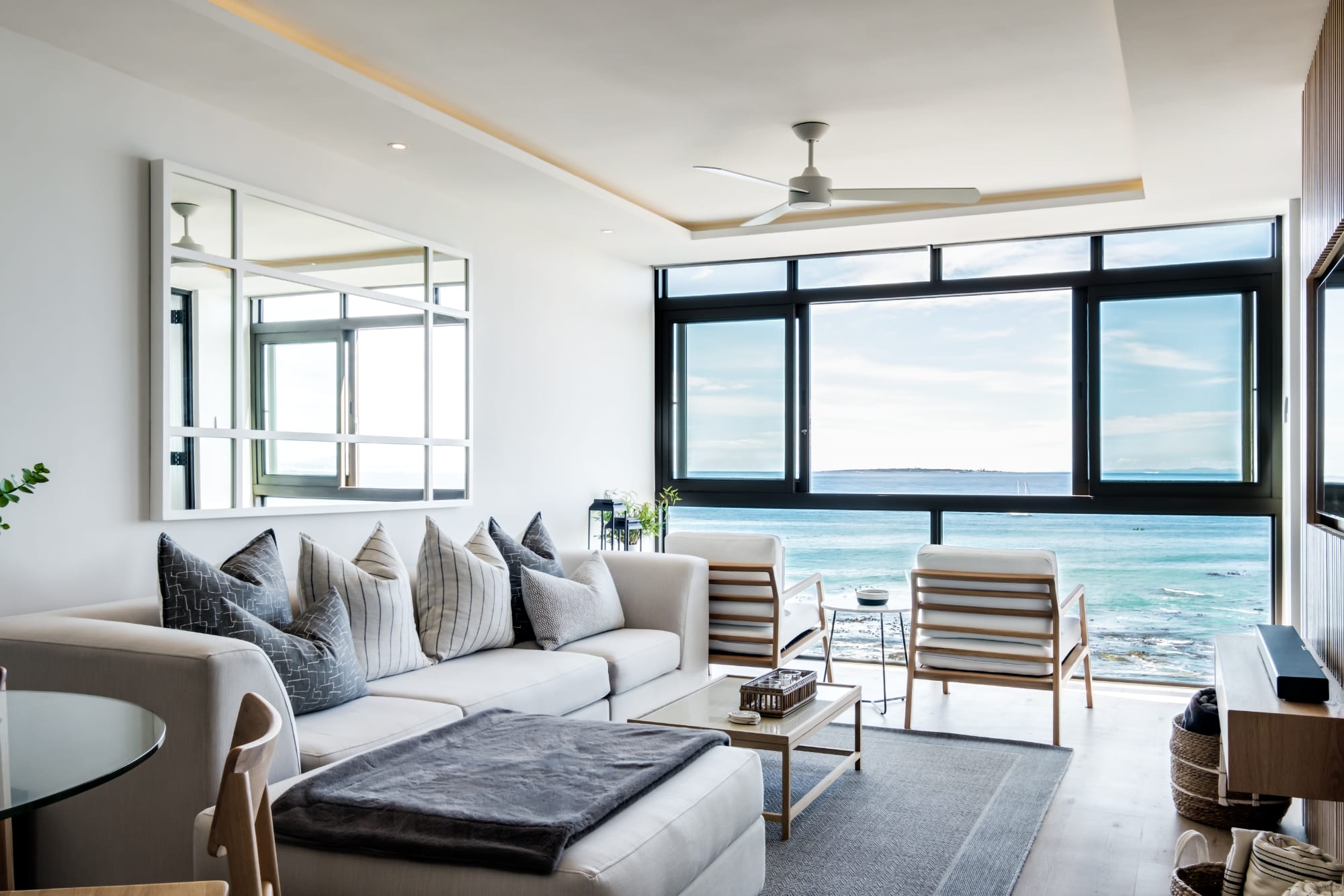 Magical Apartment w Uninterrupted Ocean Views Mouille Views 5