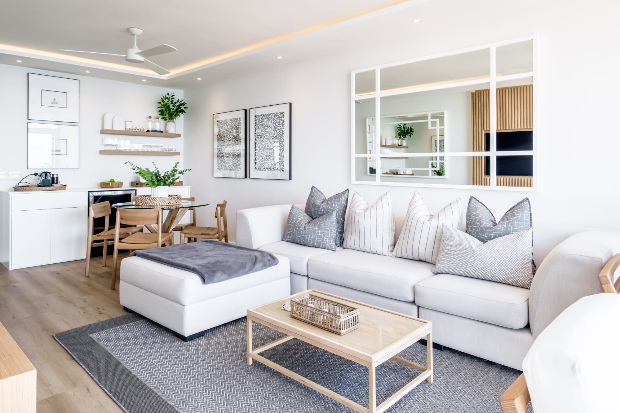 Magical Apartment w Uninterrupted Ocean Views Mouille Views 6
