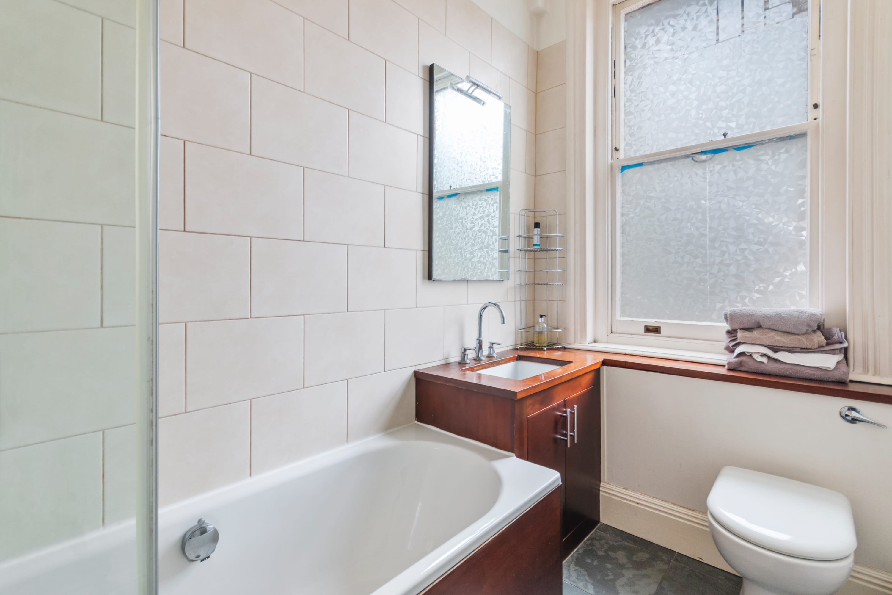 Chic & Spacious 1-Bed in Central London | Near British Museum & Theatres - Photo 10