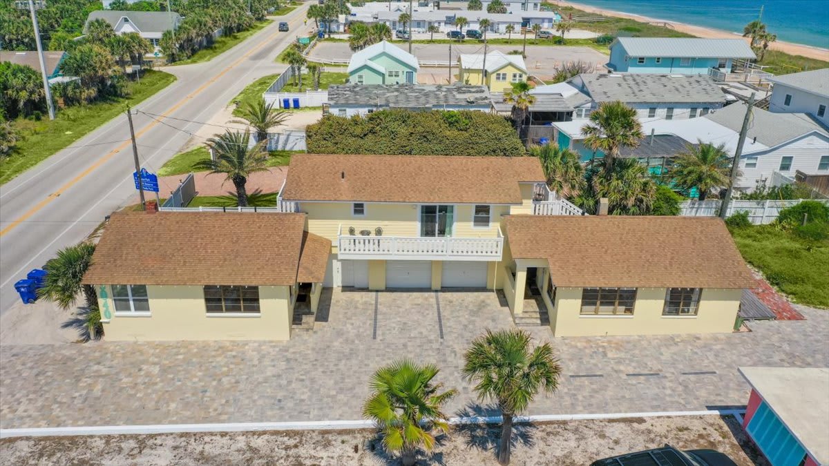 Private Beach Access | Anchors Aweigh