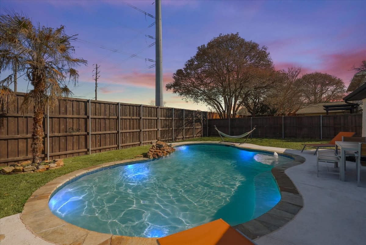 Perfect Getaway Home w Pool, Jacuzzi, Cinema Room — Richardson, TX — vacation rental