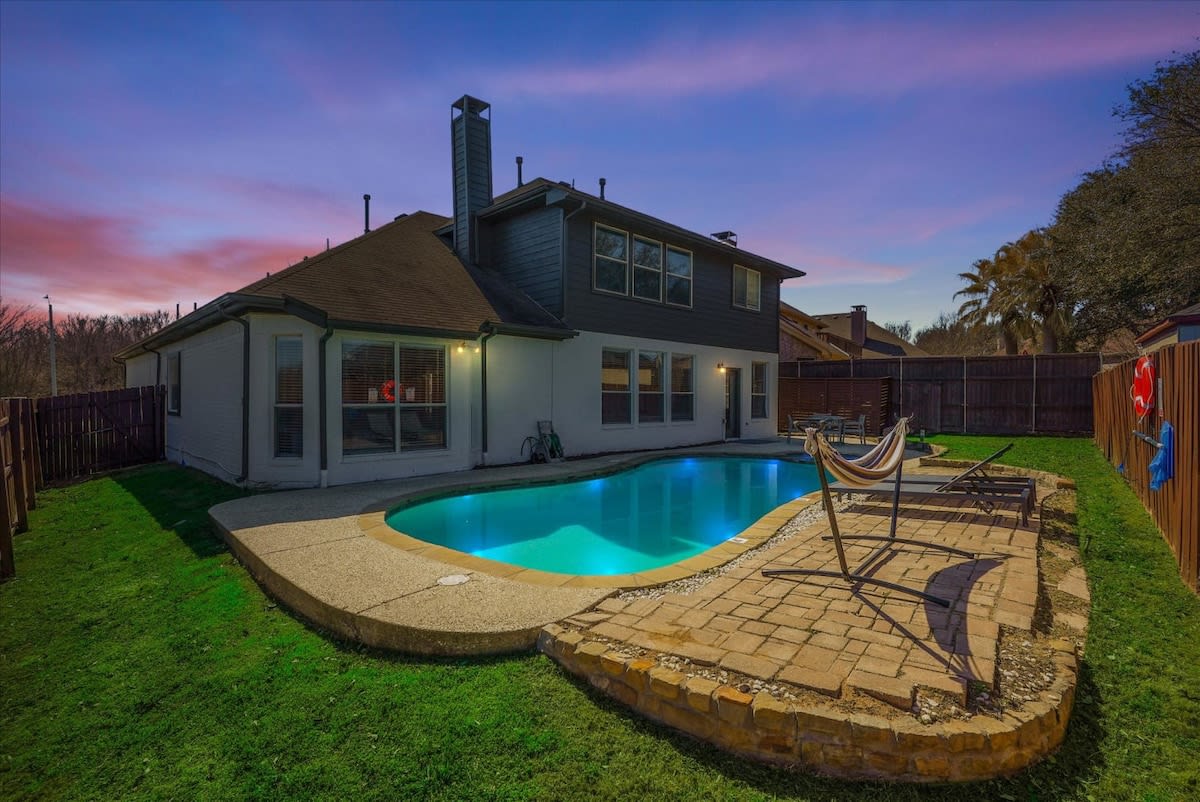 Pearl White Dream Home With Private Pool & Theatre — Grand Prairie, TX — vacation rental