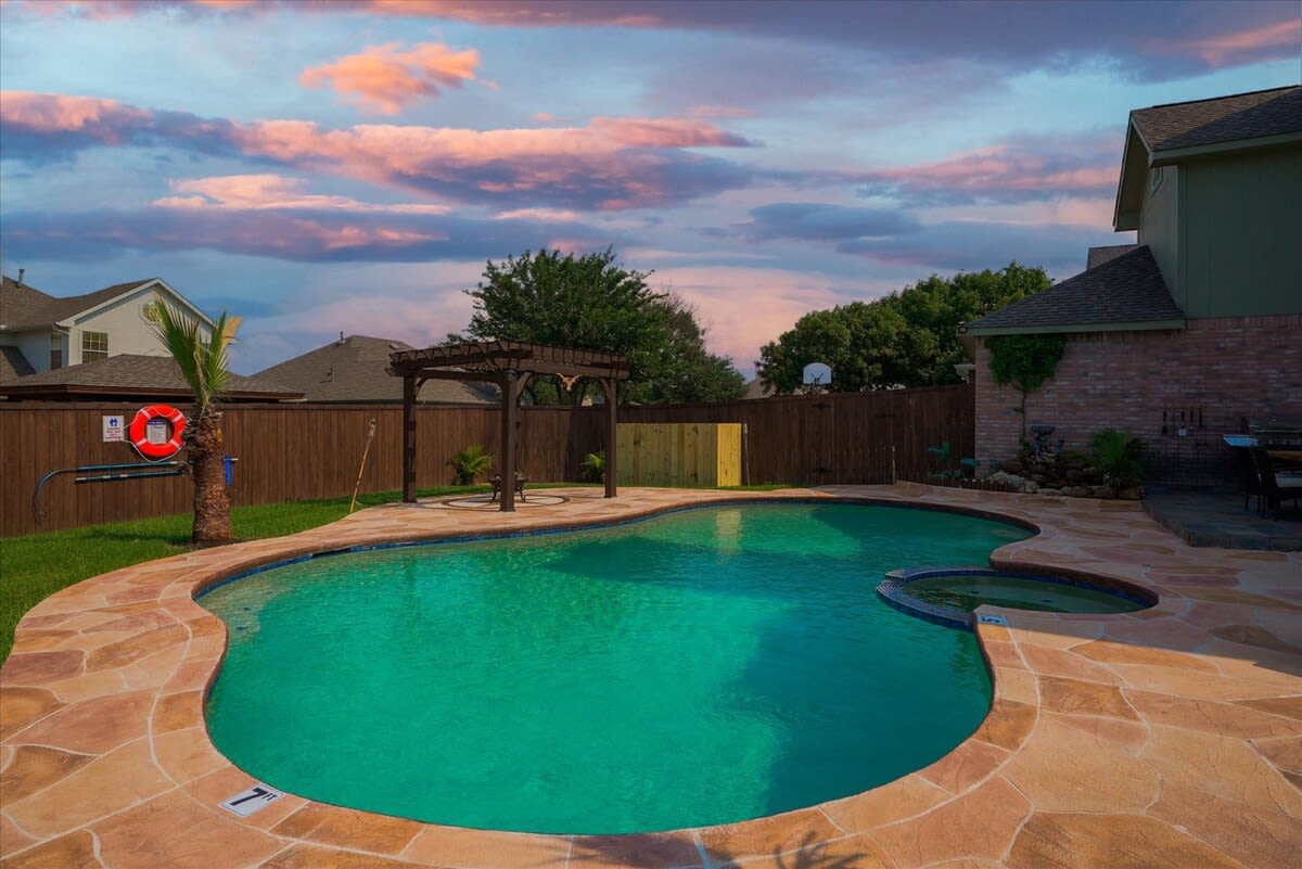 Amazing Modern Spacious Home with Pool — Rowlett, TX — vacation rental