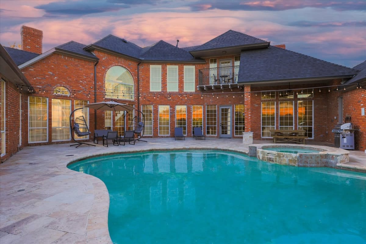 Gorgeous Vacation Home w/ Private Pool — Mesquite, TX — vacation rental