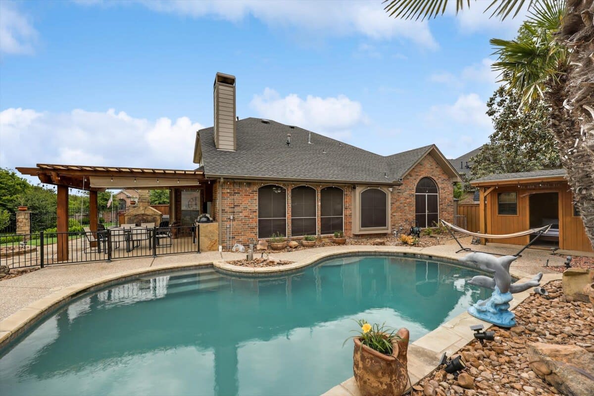 Stunning 6BR, Pool - Great for Big Groups — Rowlett, TX — vacation rental