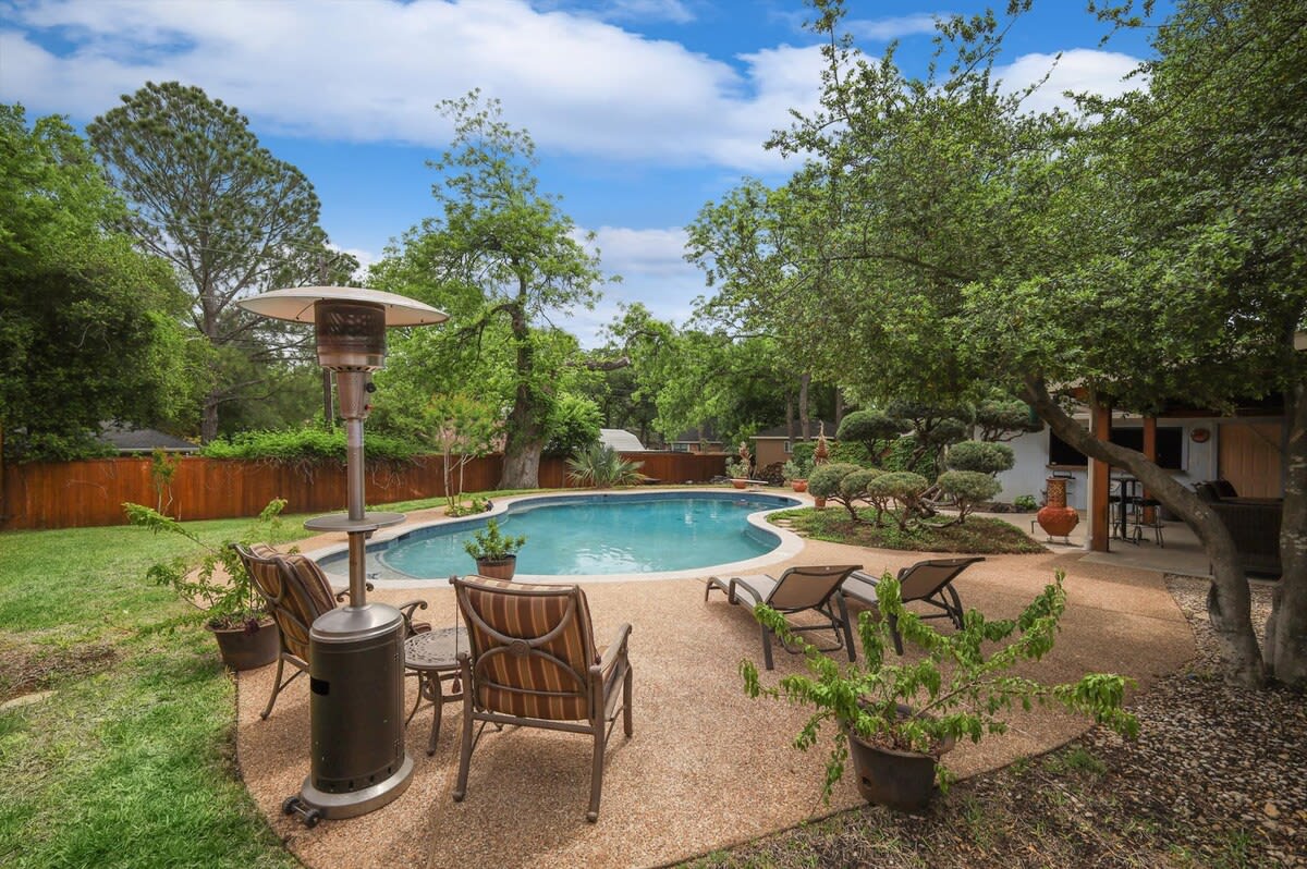 Highland Village - 4BR w Backyard Pool Oasis — Lewisville, TX — vacation rental