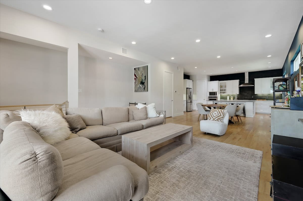 Modern Luxury Townhouse | Uptown & Attractions — Dallas, TX — vacation rental