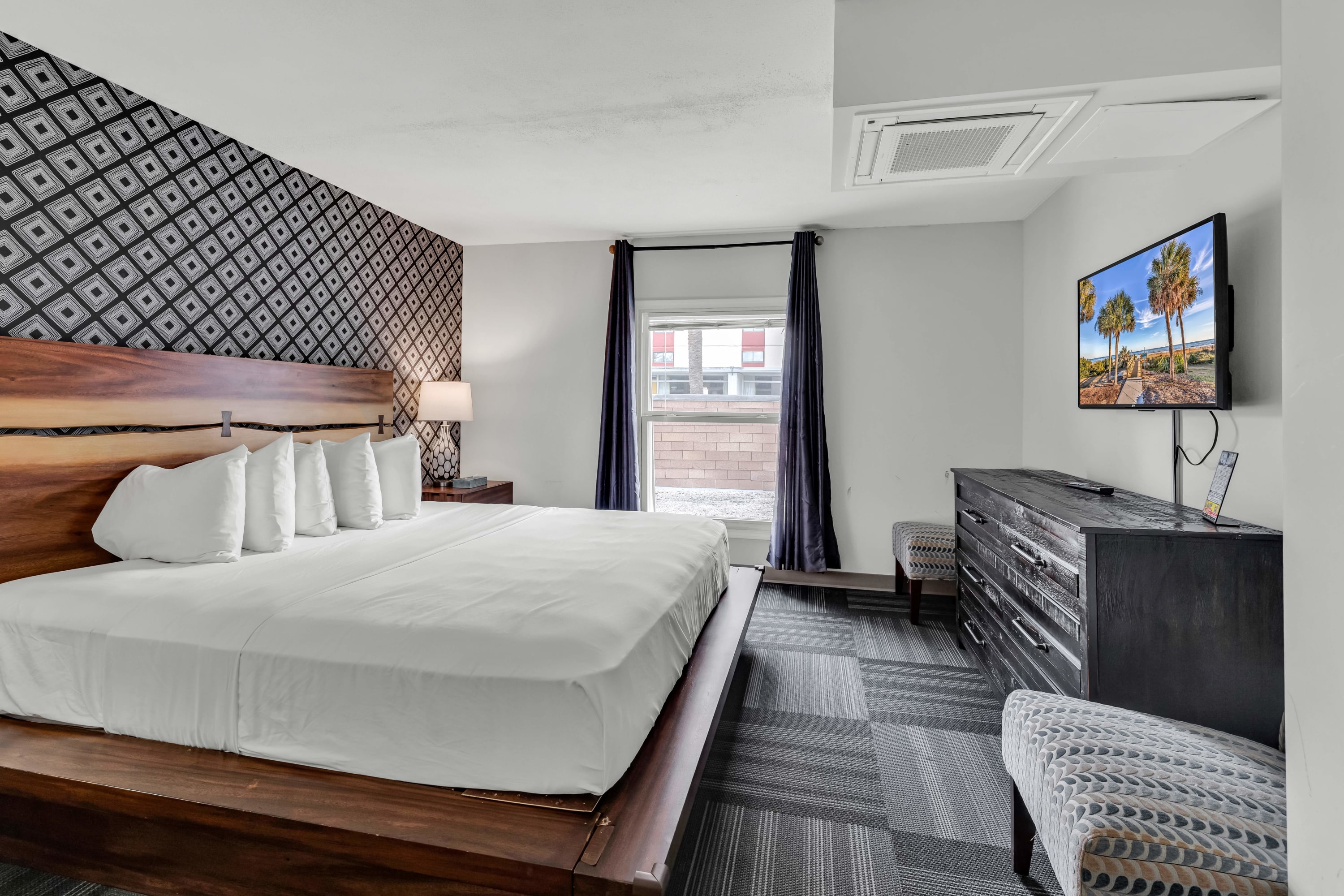 Holiday Shores King Suite 214 | Photo 2