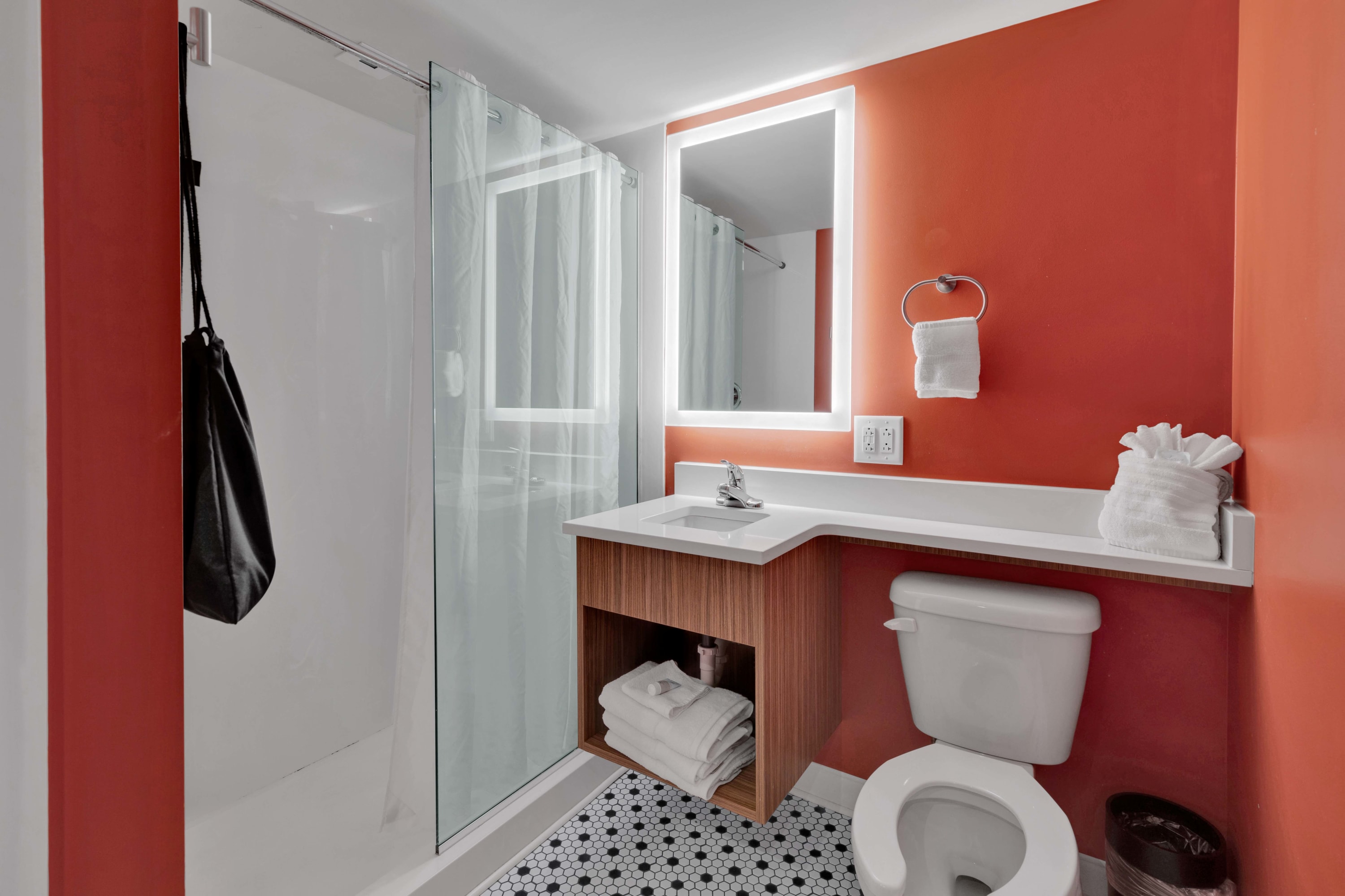 Holiday Shores Queen Suite | Photo 3