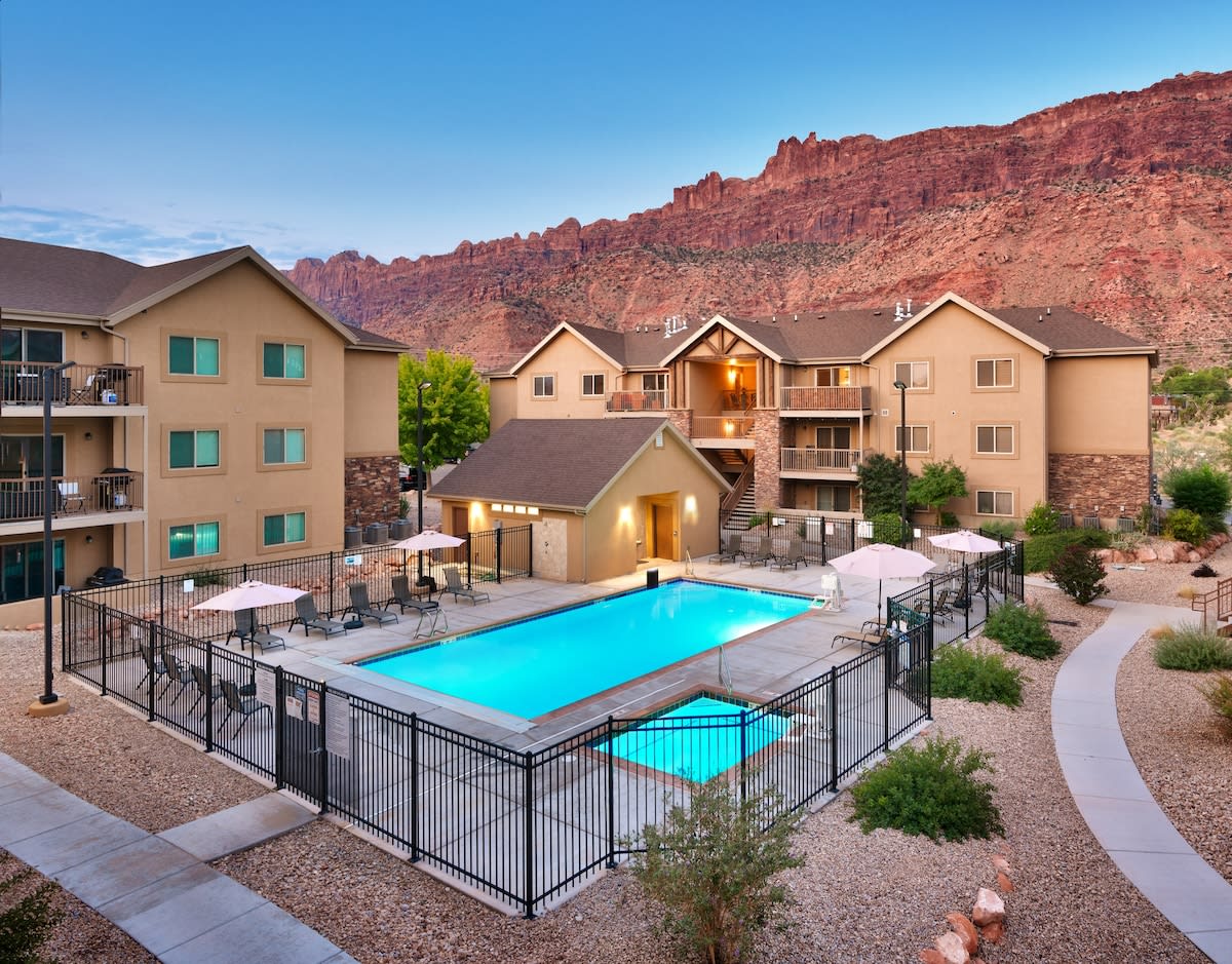 6B Cozy Moab Redcliff Condo, Pet Friendly, Pool & Hot Tub - Foto 1