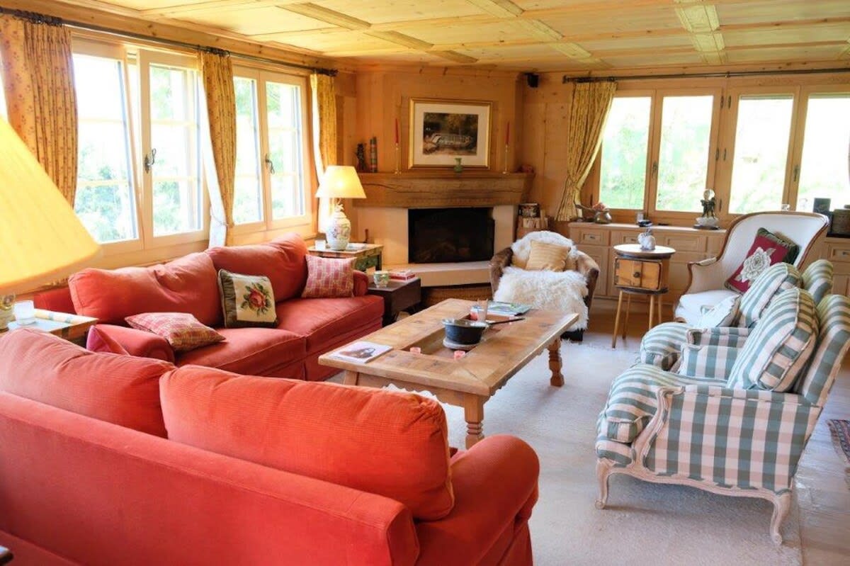 GST103 Ann Bouv Chdx