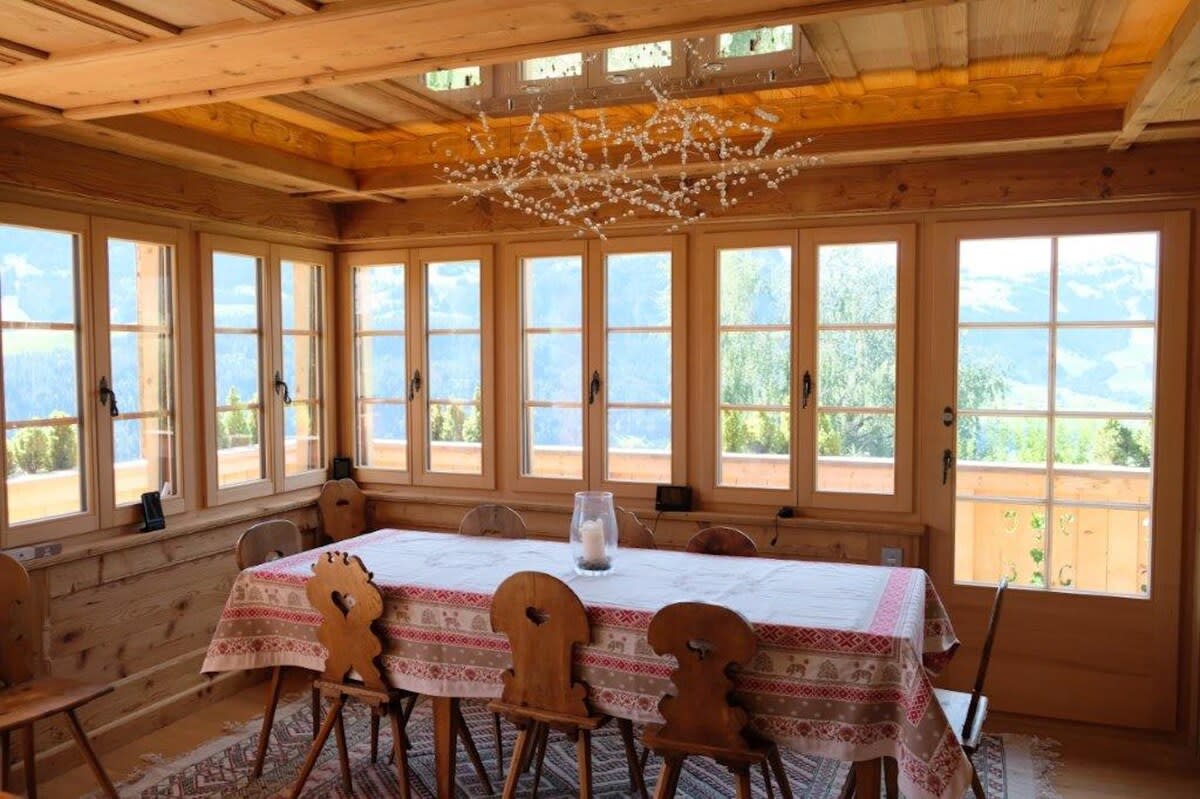 GST103 Ann Bouv Chdx