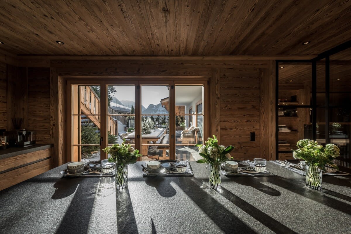 Private Pool & Spa Chalet with Stunning Views :)