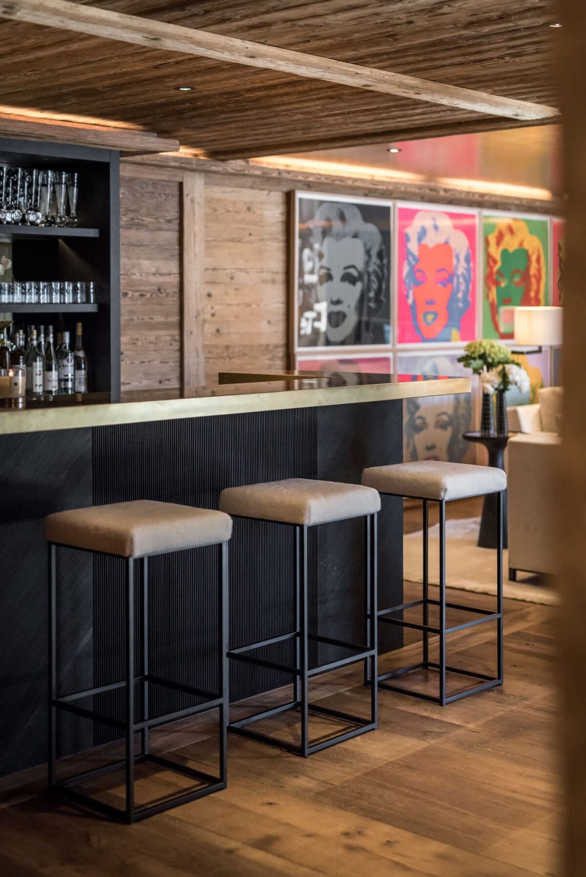 Private Pool & Spa Chalet with Stunning Views :)