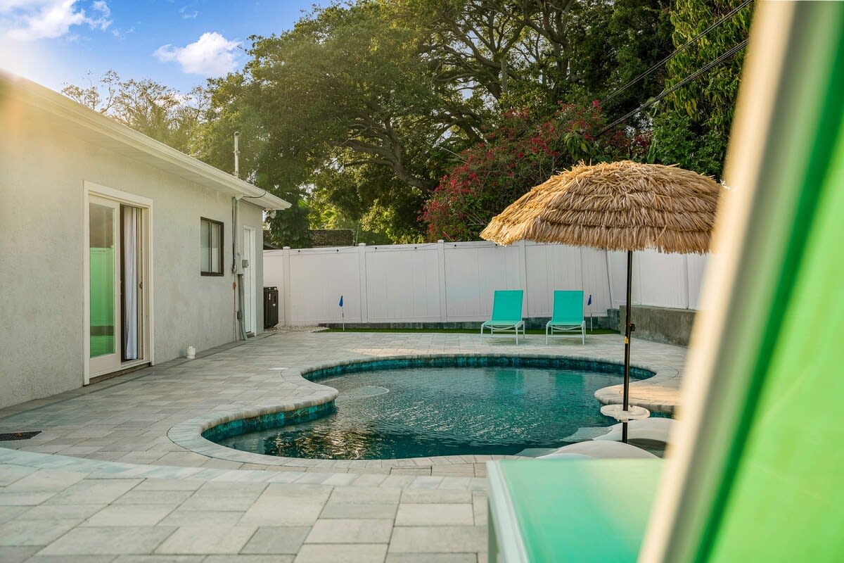 Saltwater Pool + 5min to St Pete Beach