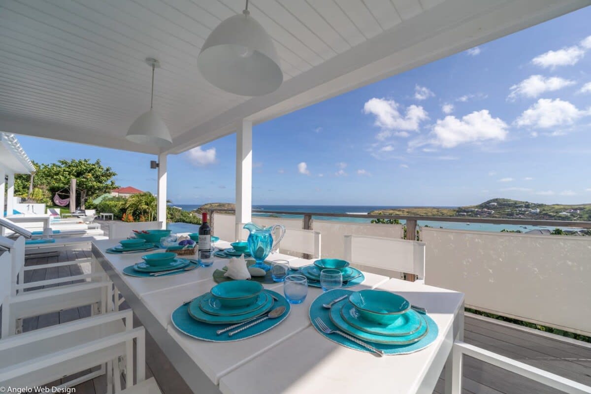 Relaxing Deluxe Villa to Enjoy Nature and the Seas 2