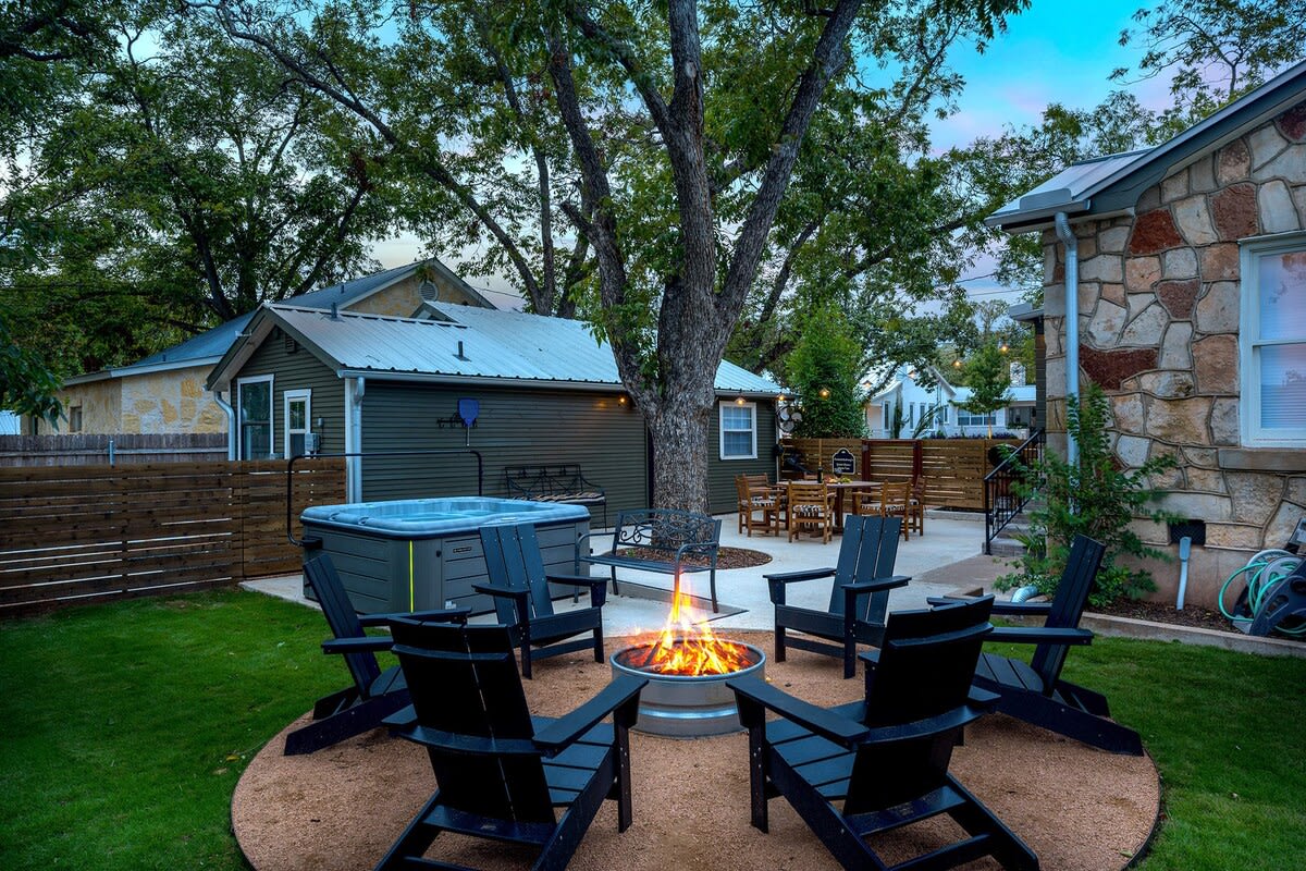 The Rock Haus - Hot Tub & Fire Pit — Fredericksburg, TX — vacation rental