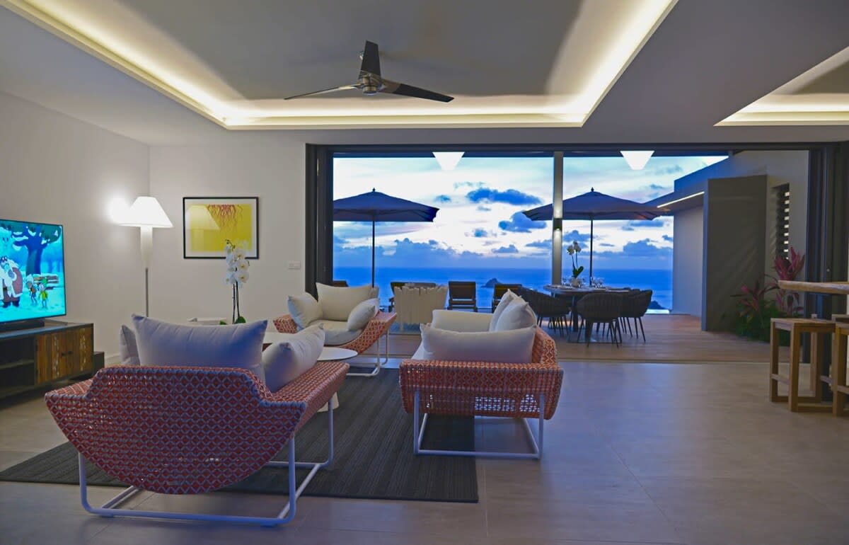 Stylish And Modern Villa With Spectacular Fine Sunset 4