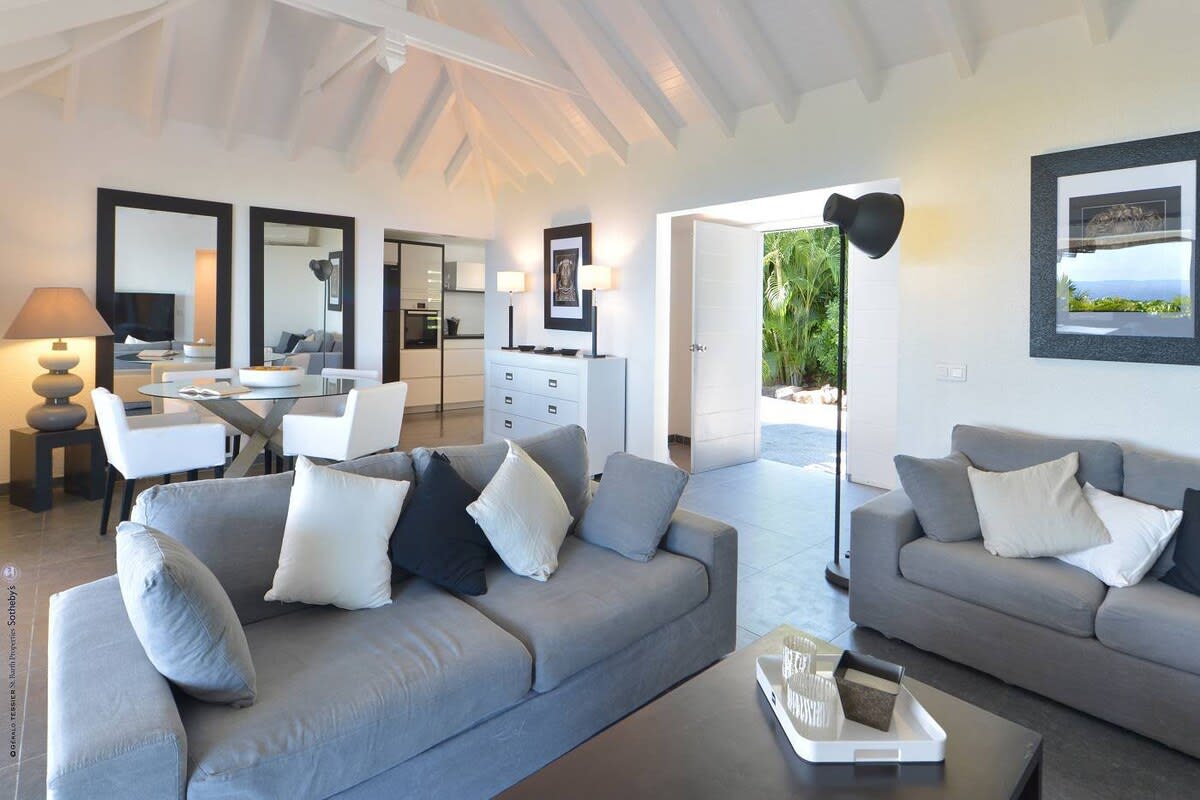 Contemporary Villa with Ocean Views Vitet 2