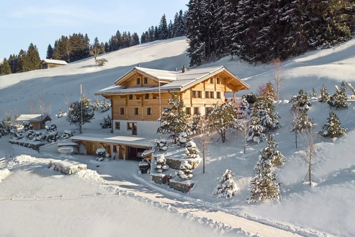 Beautiful Modern Chalet in the Gstaad Region :) !!:)