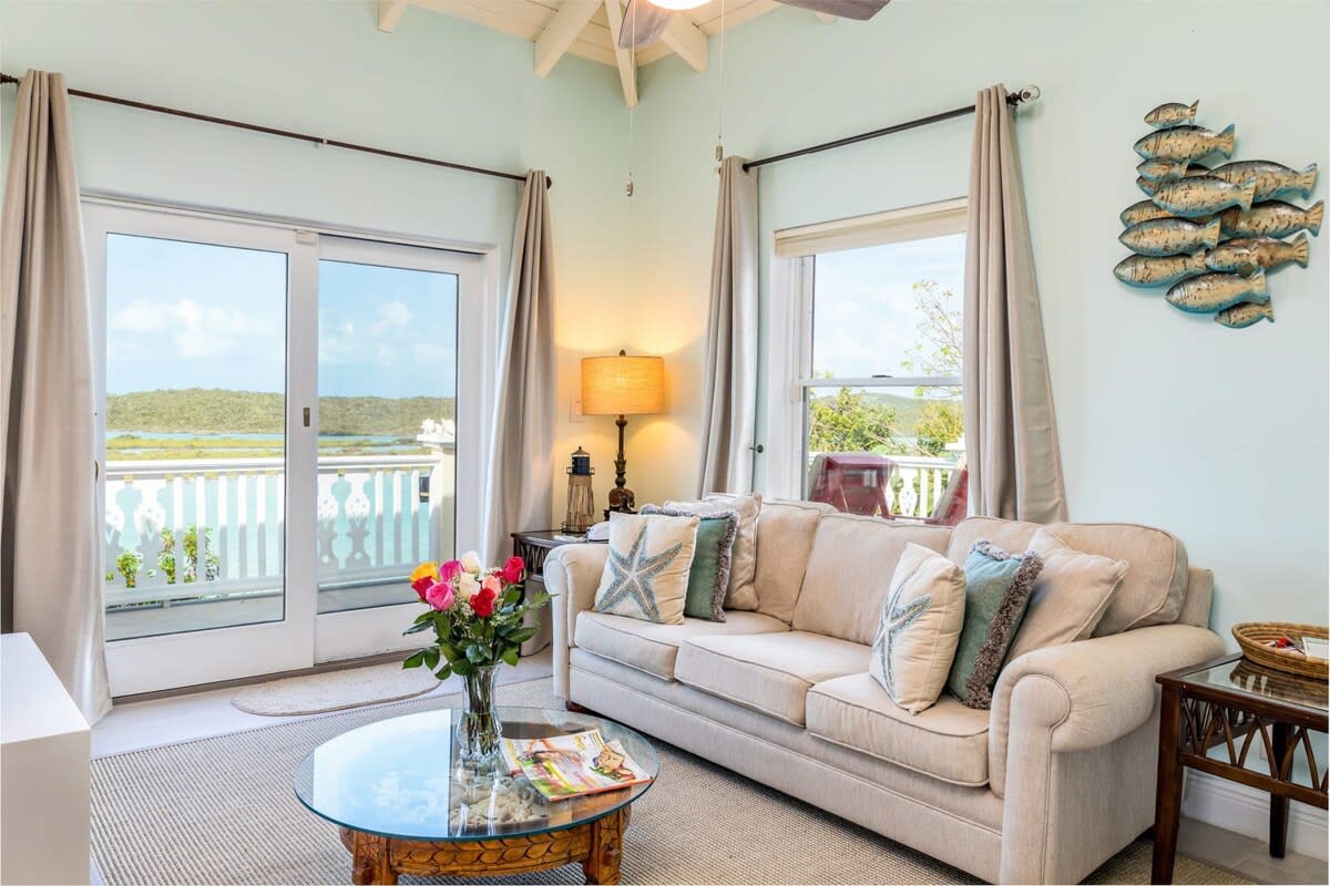 Tropical Chalk Sound Cottage with Pool and Kayak! in TKCA 1ZZ Providenciales, Turks and Caicos Islands
