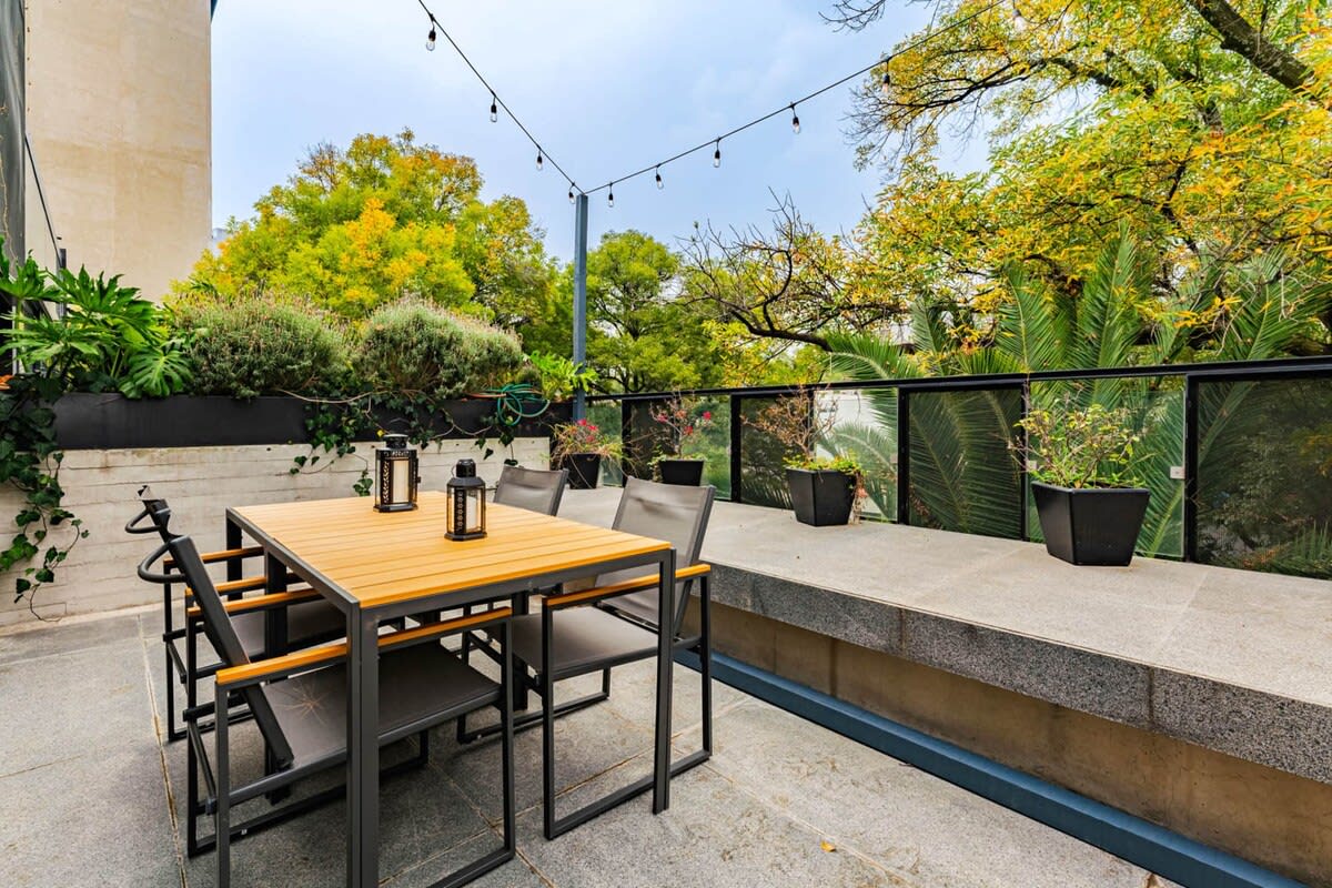 Urban Pad, PH w/Private Rooftop, Walk Everywhere — Ciudad de México, Ciudad de México — vacation rental