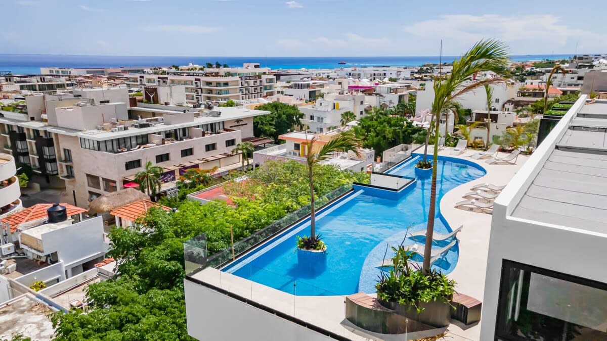 Chic Studio by 5th Ave with Rooftop Pool and Gym — Playa del Carmen, Quintana Roo — vacation rental
