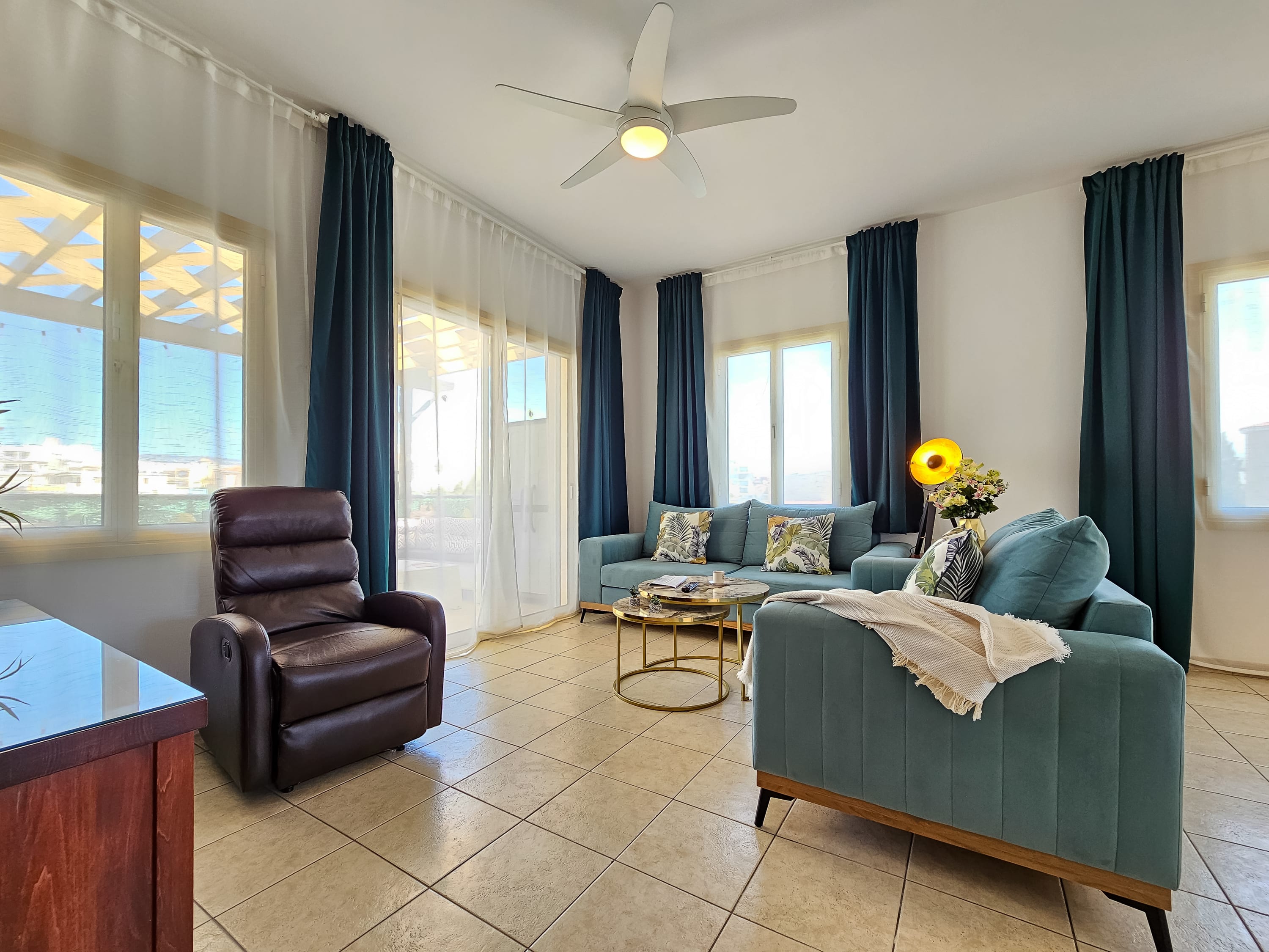 Aphrodites Pearl I - Luxurious and Stylish 3BR Apartment